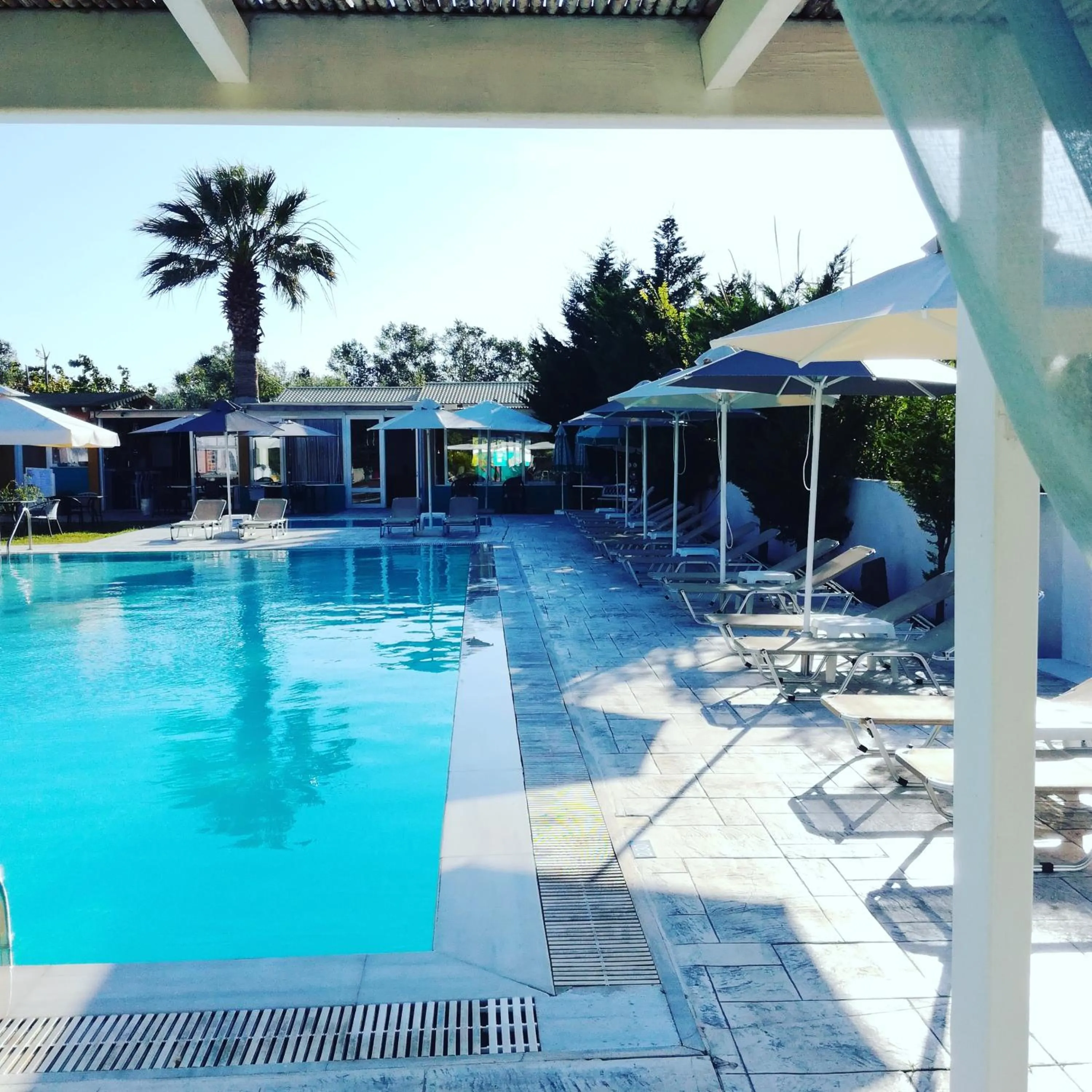 Swimming pool in Sausan Hotel