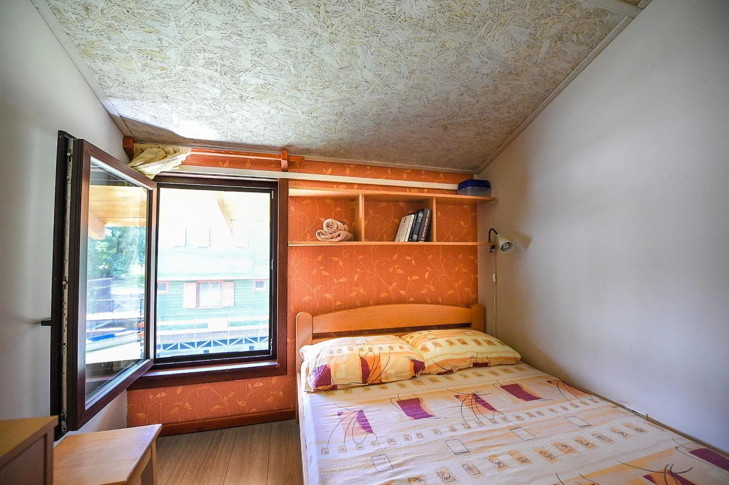 Bed in San Art Floating Hostel & Apartments