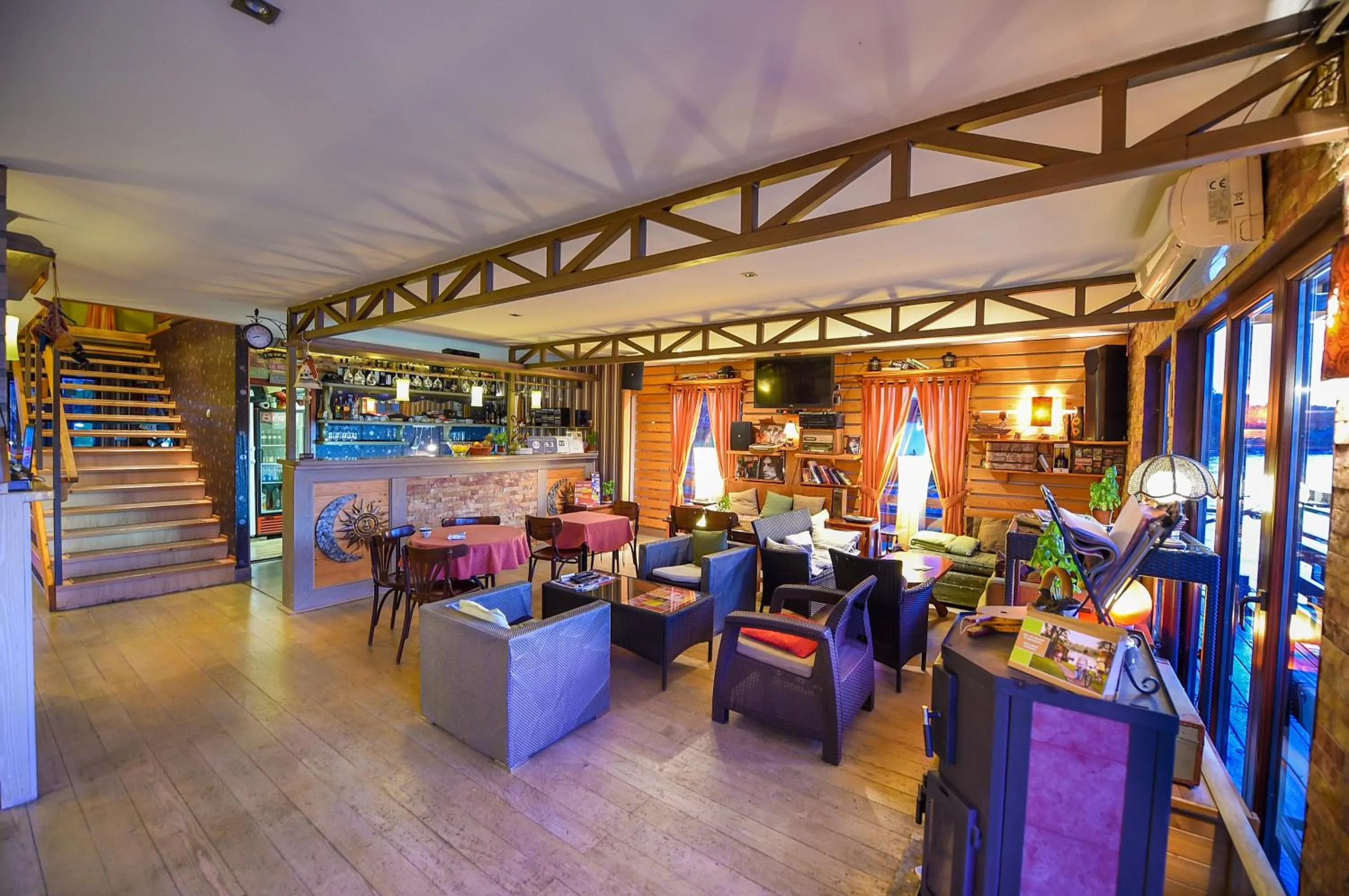 Photo of the whole room in San Art Floating Hostel & Apartments