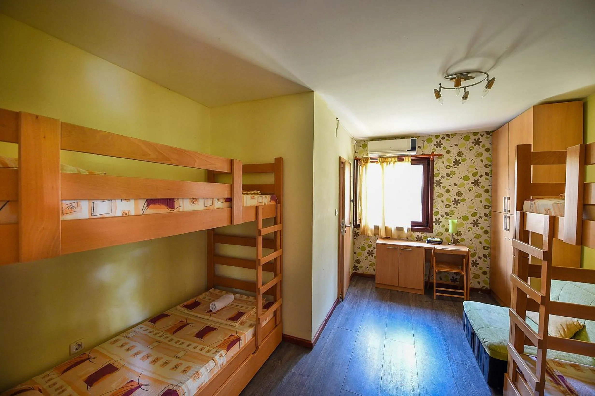 Decorative detail, Bed in San Art Floating Hostel & Apartments