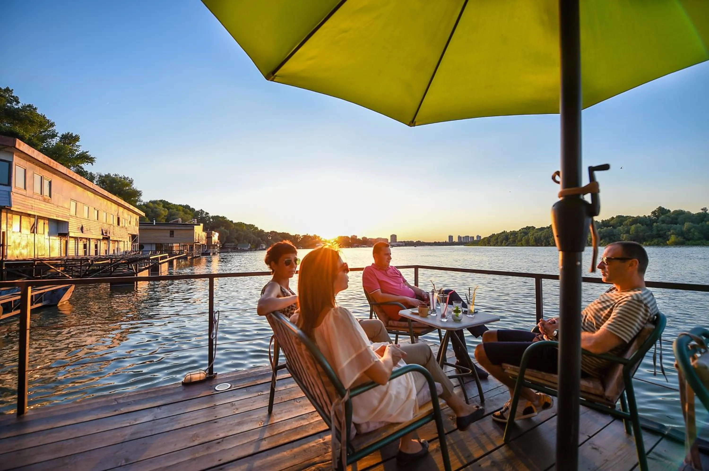 Balcony/Terrace in San Art Floating Hostel & Apartments