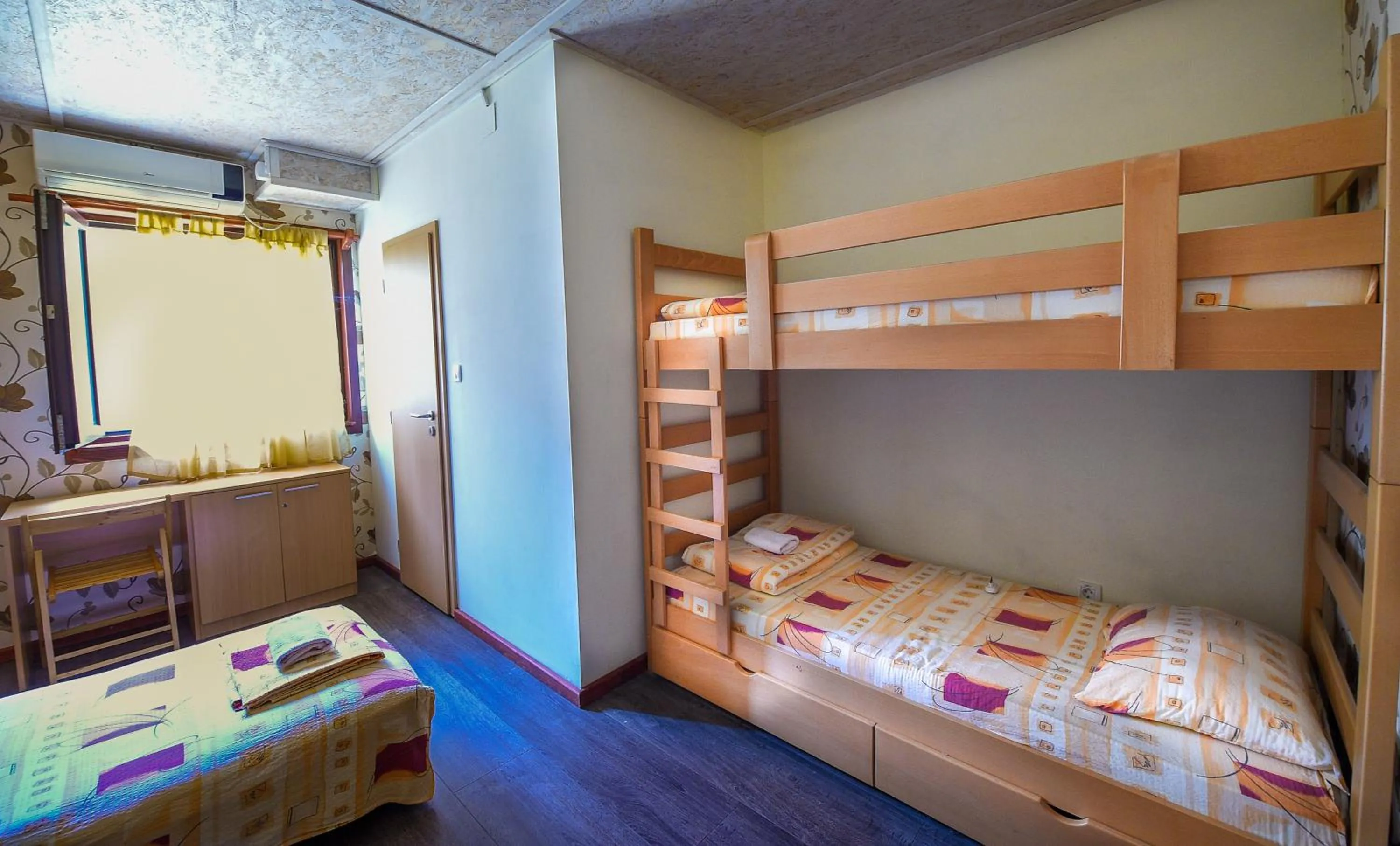 bunk bed, Bed in San Art Floating Hostel & Apartments