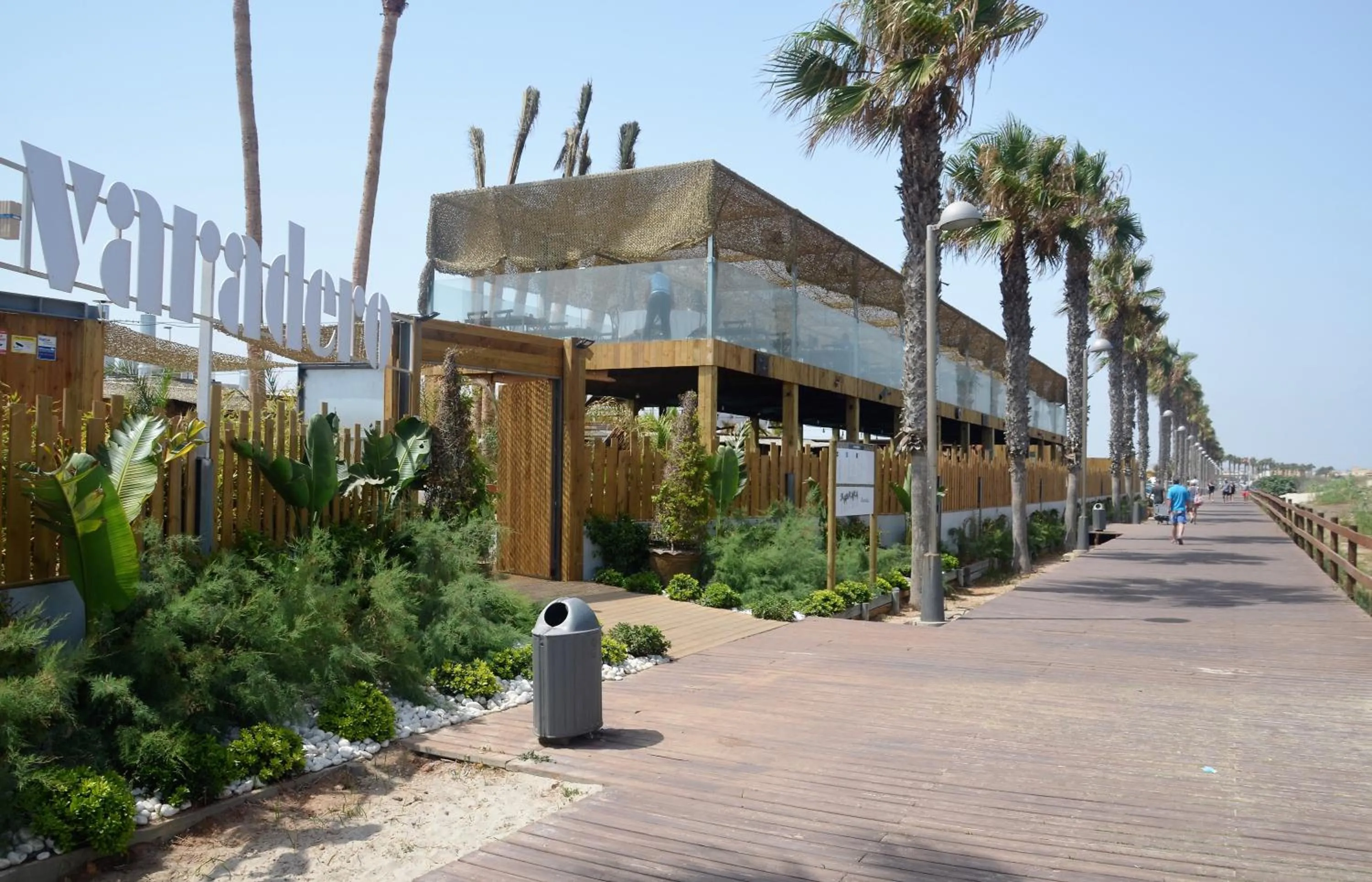 Restaurant/places to eat in Higuericas Beach Apartment