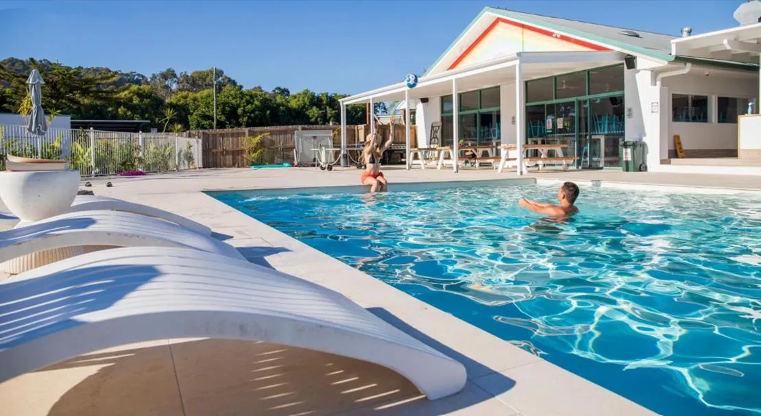 Swimming pool in Freedom Backpackers Hostel Rainbow Beach