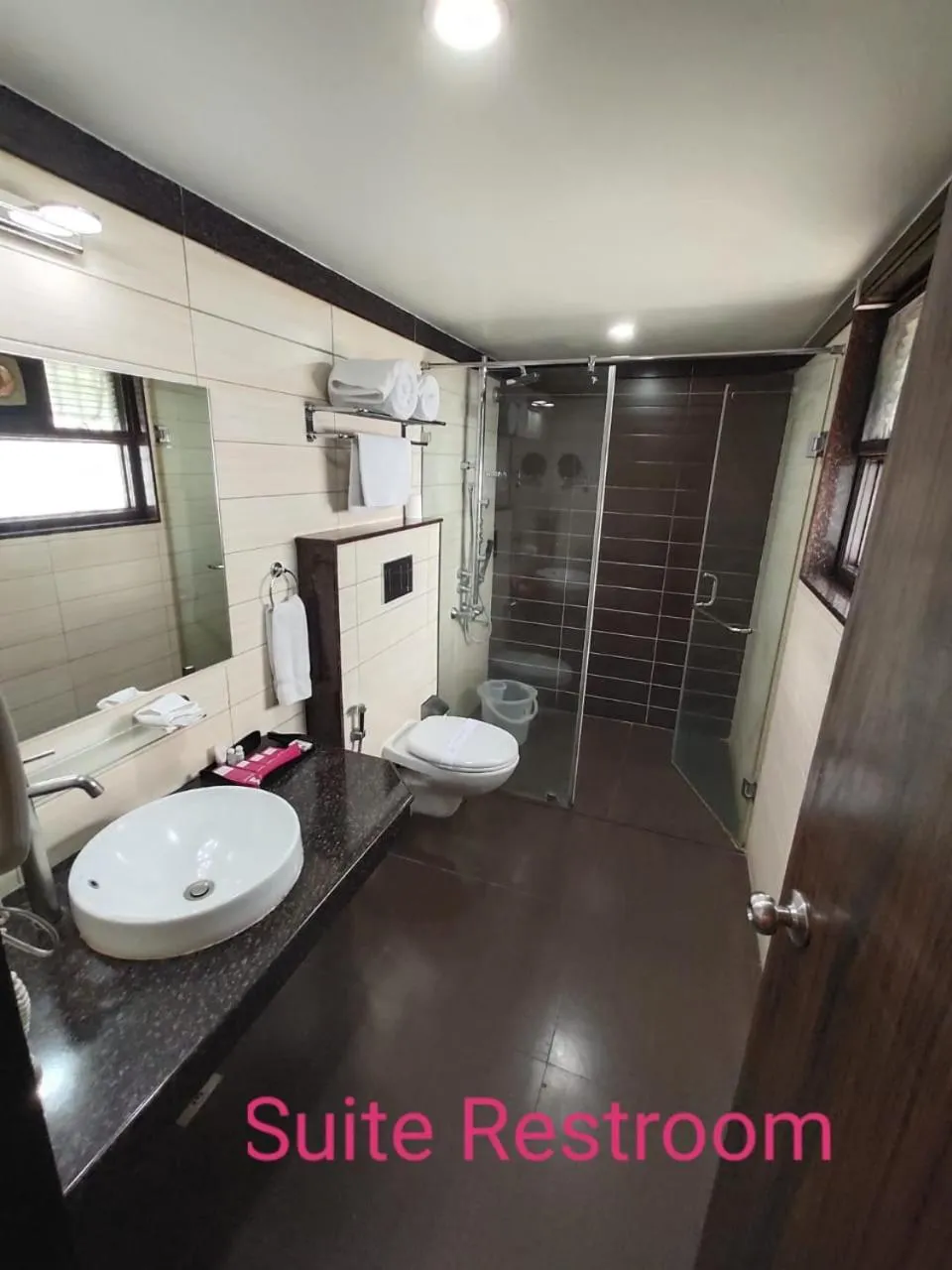 Shower in Arpanaa Hotel