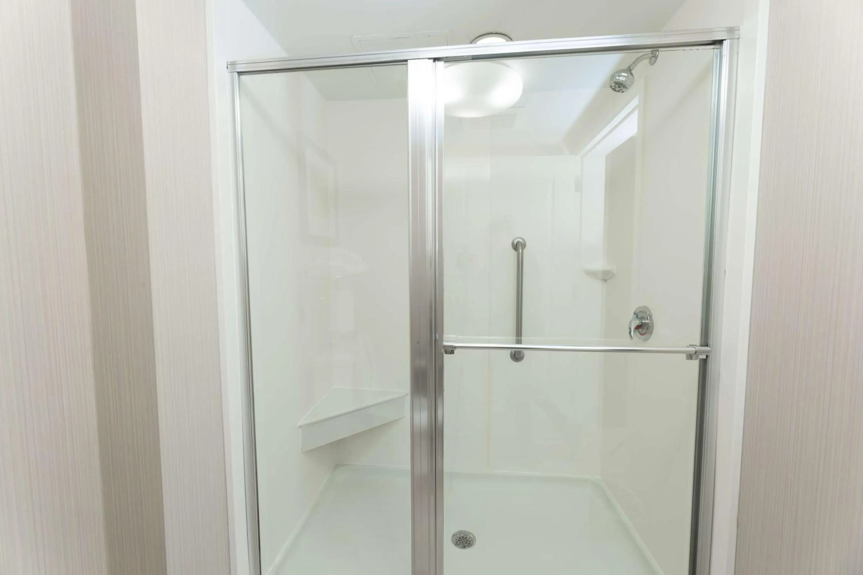 Bathroom in Homewood Suites by Hilton Lawrenceville Duluth