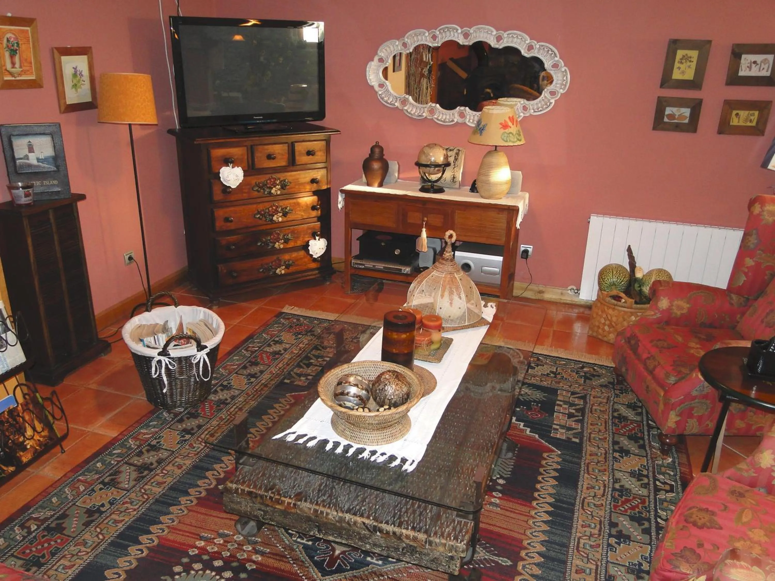 Communal lounge/ TV room in Posada La Mies