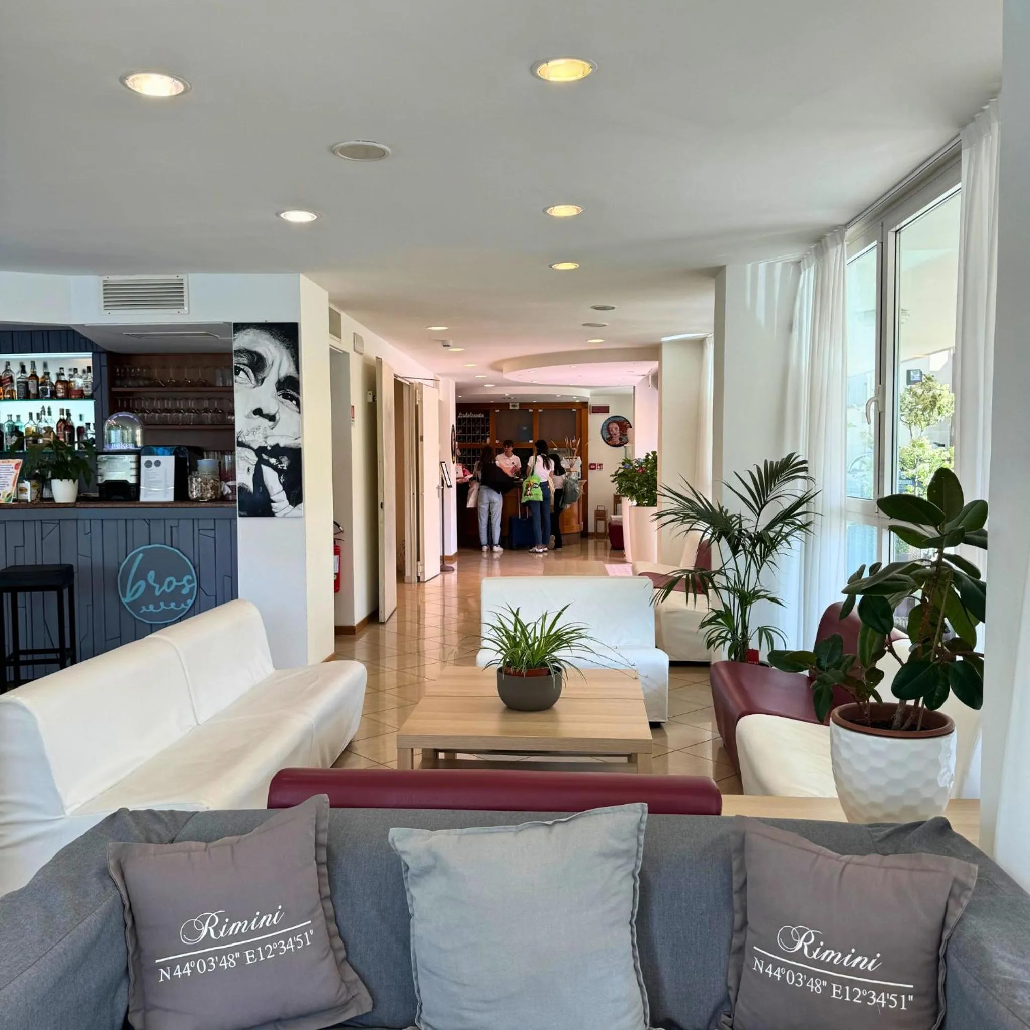 Communal lounge/ TV room in Hotel Apogeo - Breakfast Experience