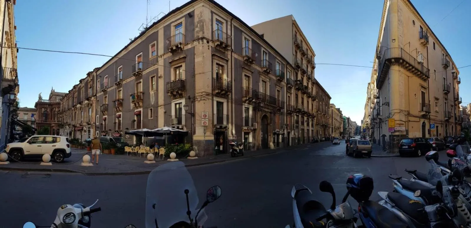 Property building in Fladi House Catania