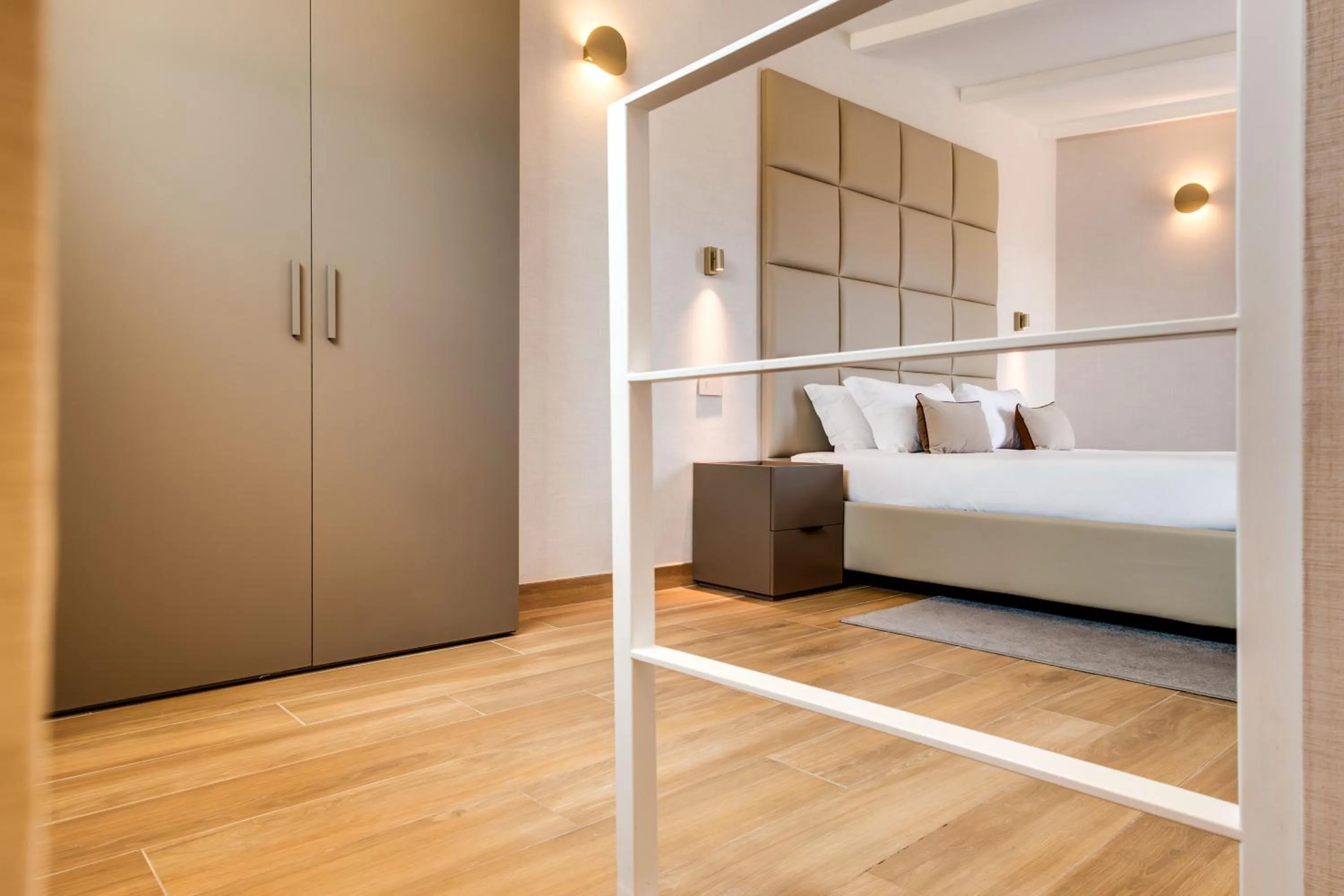 Photo of the whole room, Bed in V Collection Relais Badoer