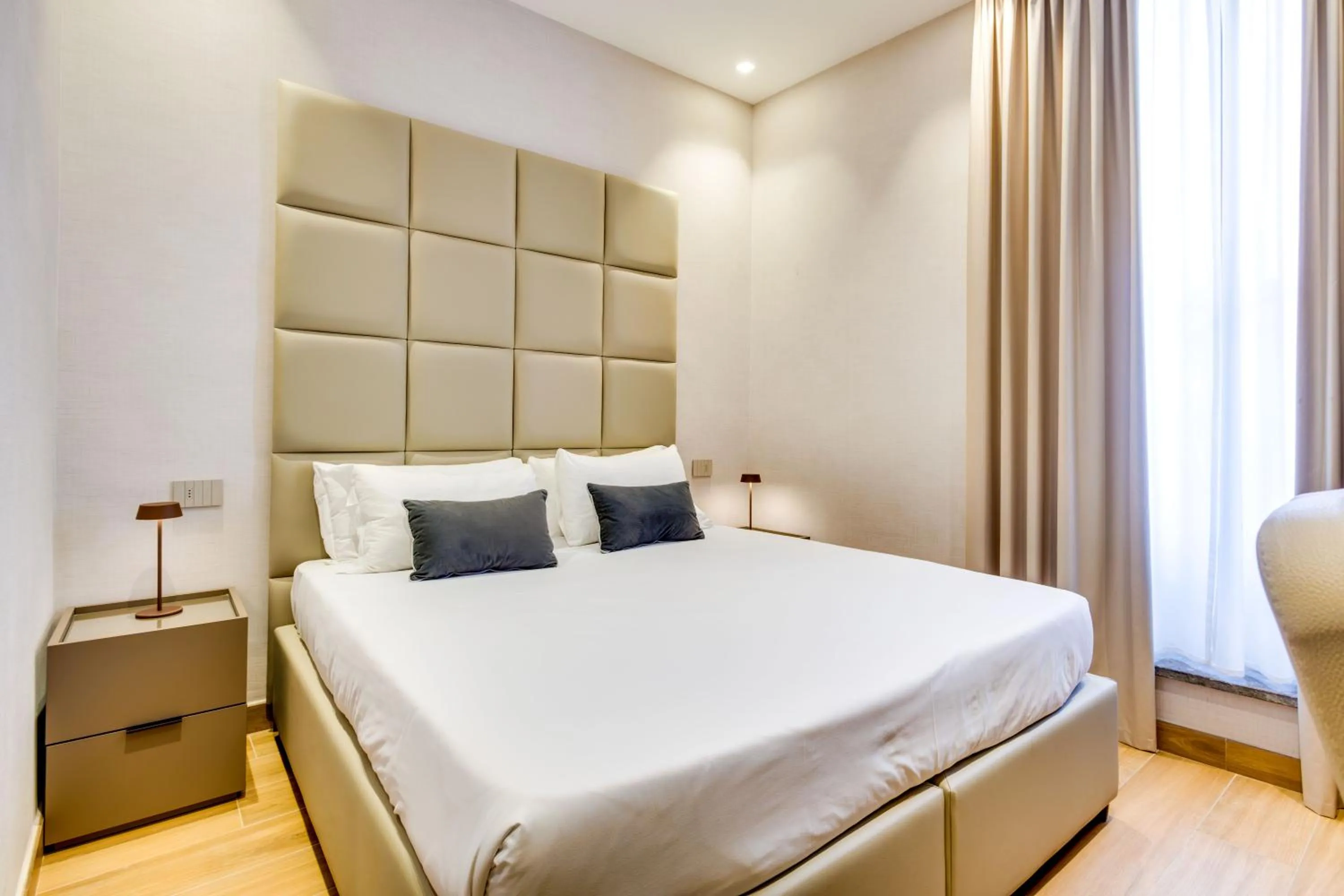 Photo of the whole room, Bed in V Collection Relais Badoer