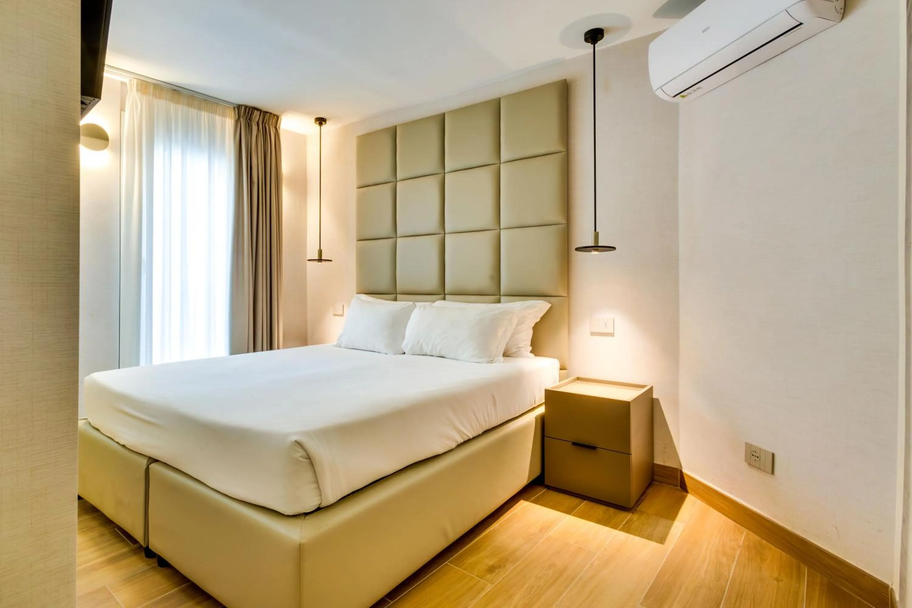 Bedroom, Bed in V Collection Relais Badoer