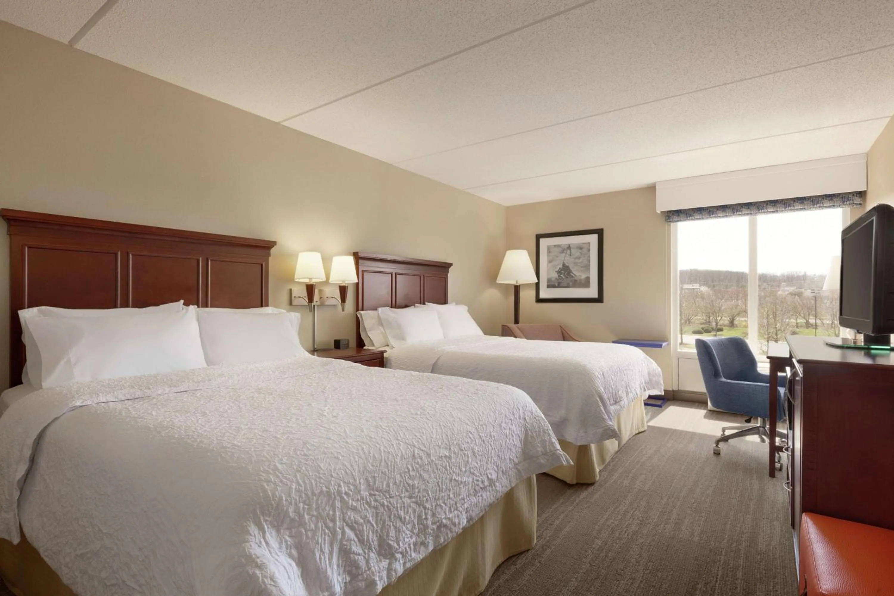 Bedroom, Bed in Hampton Inn Dulles/Cascades