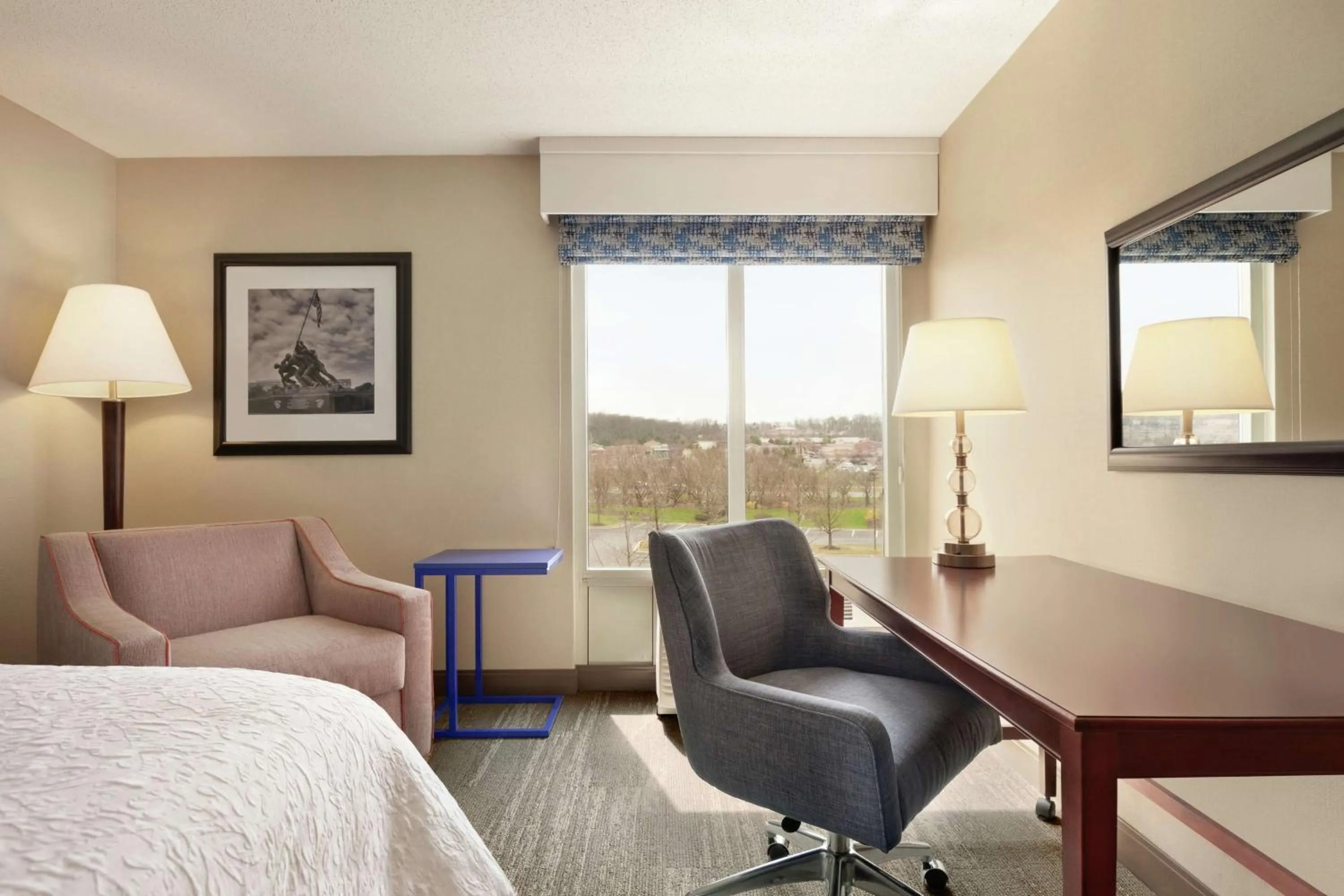 Bedroom, Bed in Hampton Inn Dulles/Cascades