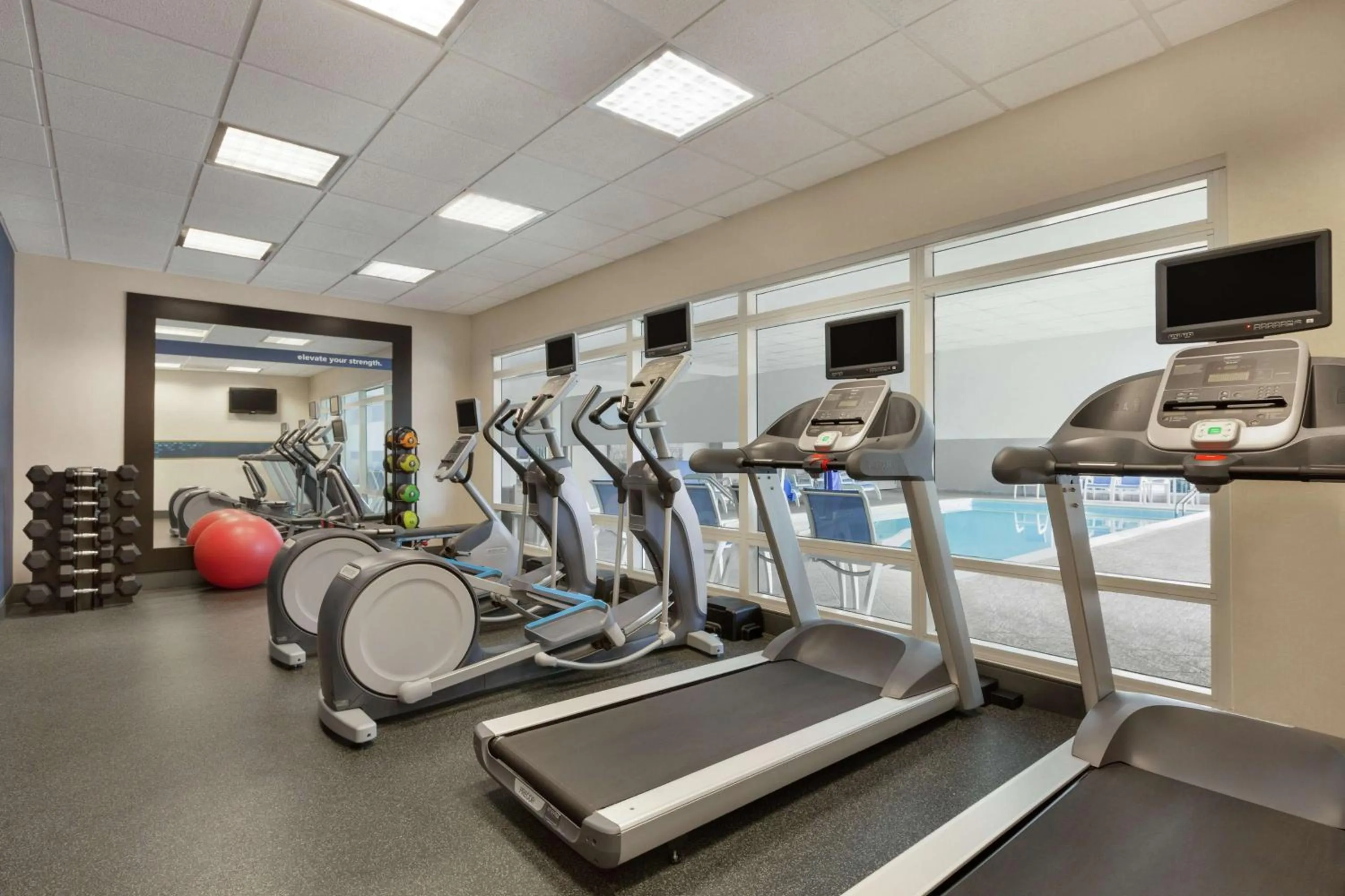 Fitness centre/facilities in Hampton Inn Dulles/Cascades