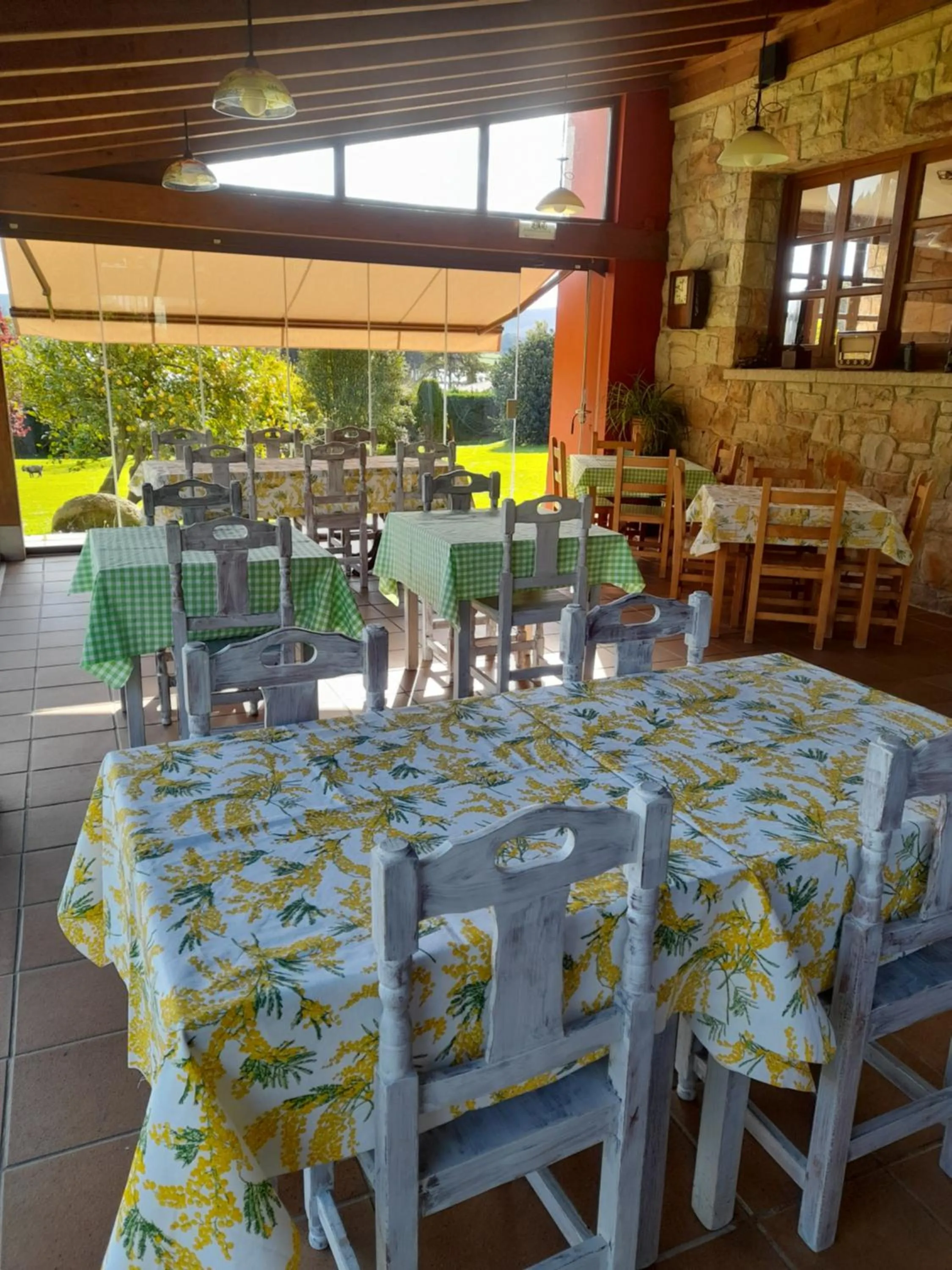 Dining area in Hotel Rural Alavera