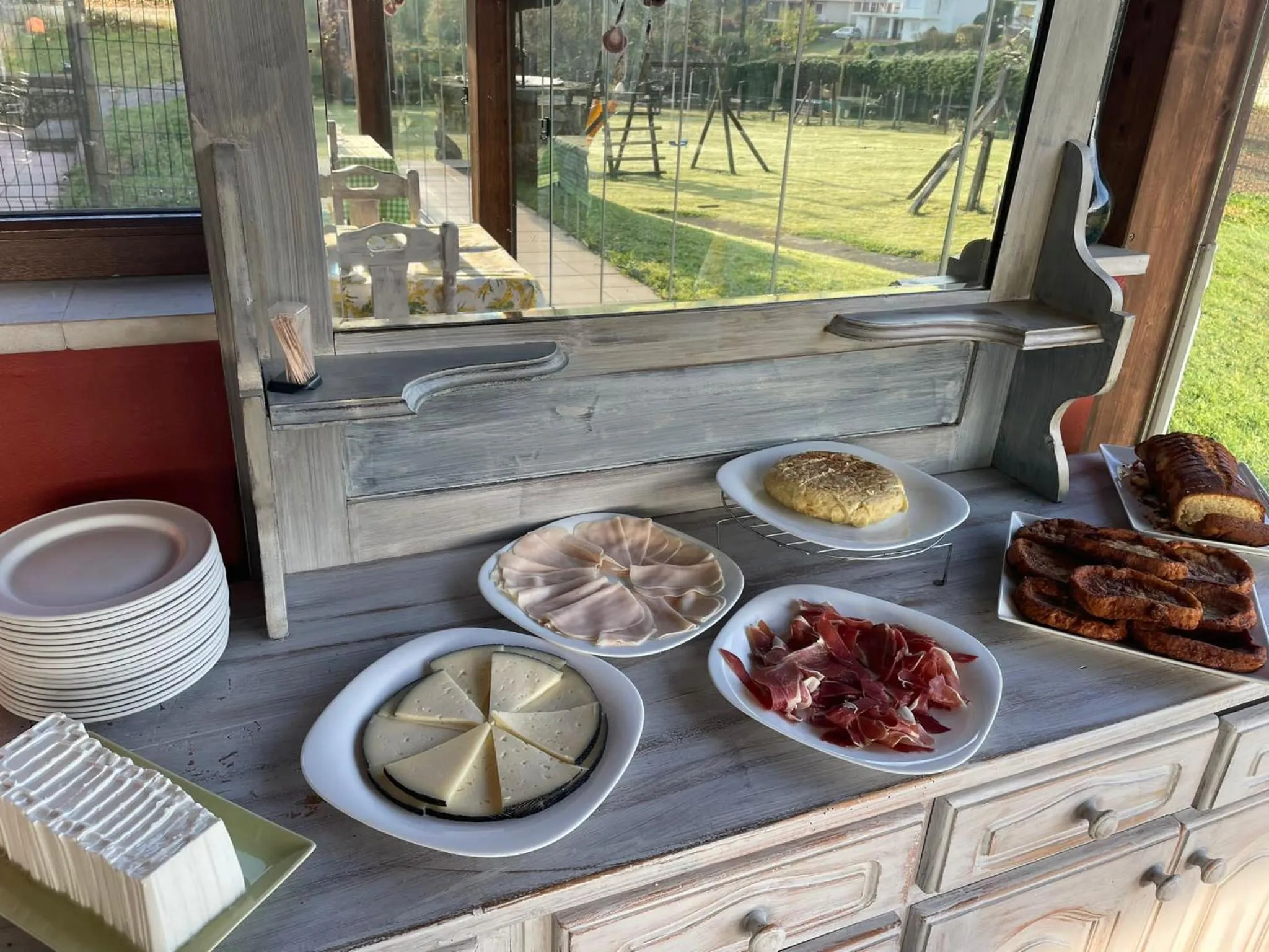 Buffet breakfast in Hotel Rural Alavera