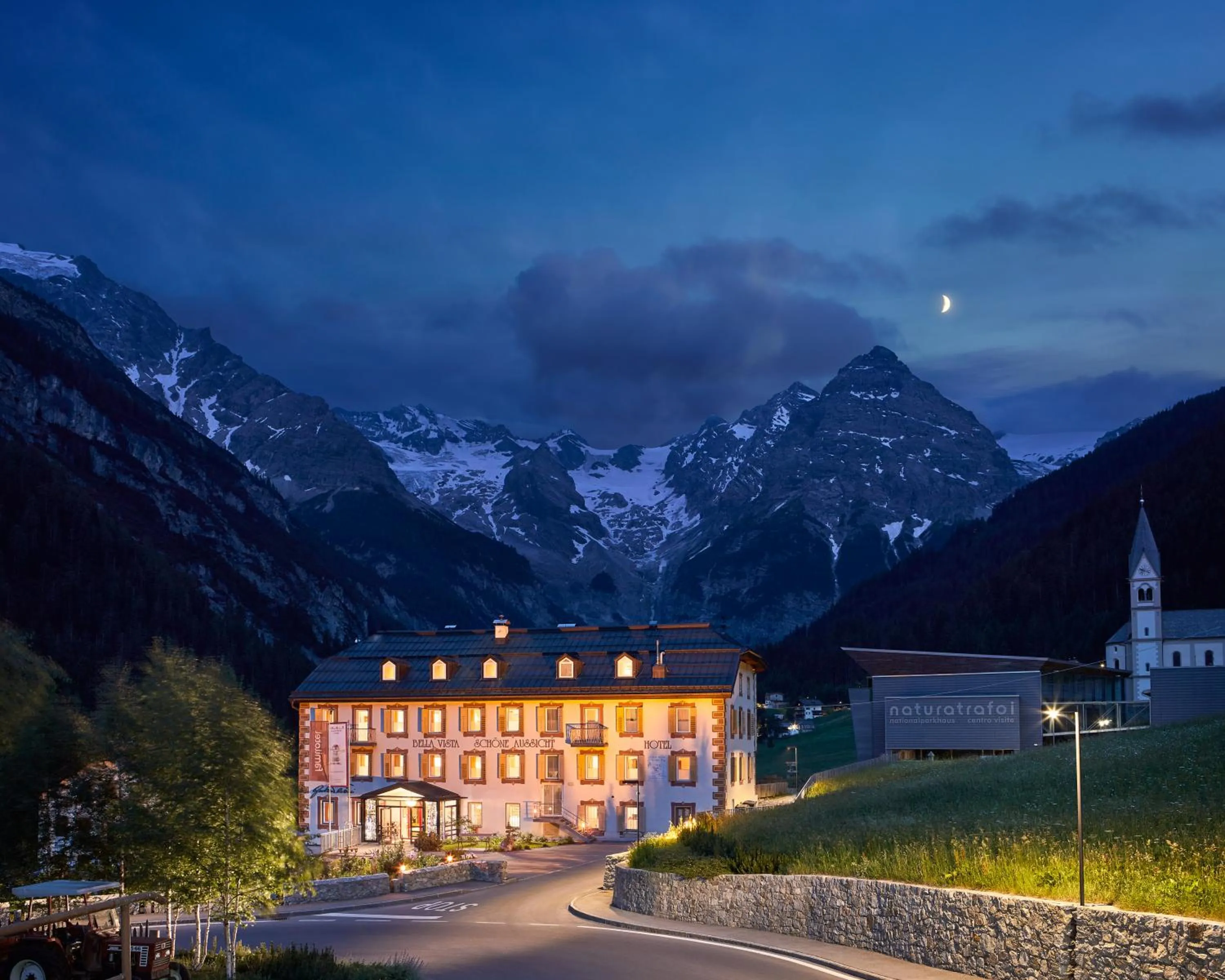 Property building in Hotel Bella Vista