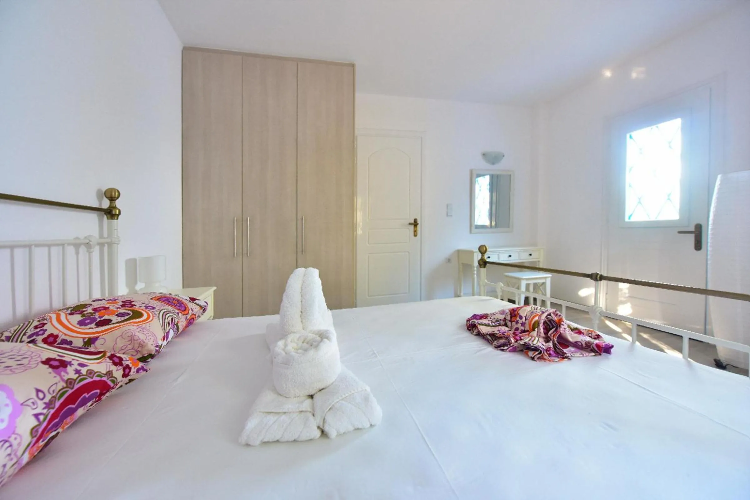 Bedroom, Bed in Limnionas Bay Village Hotel