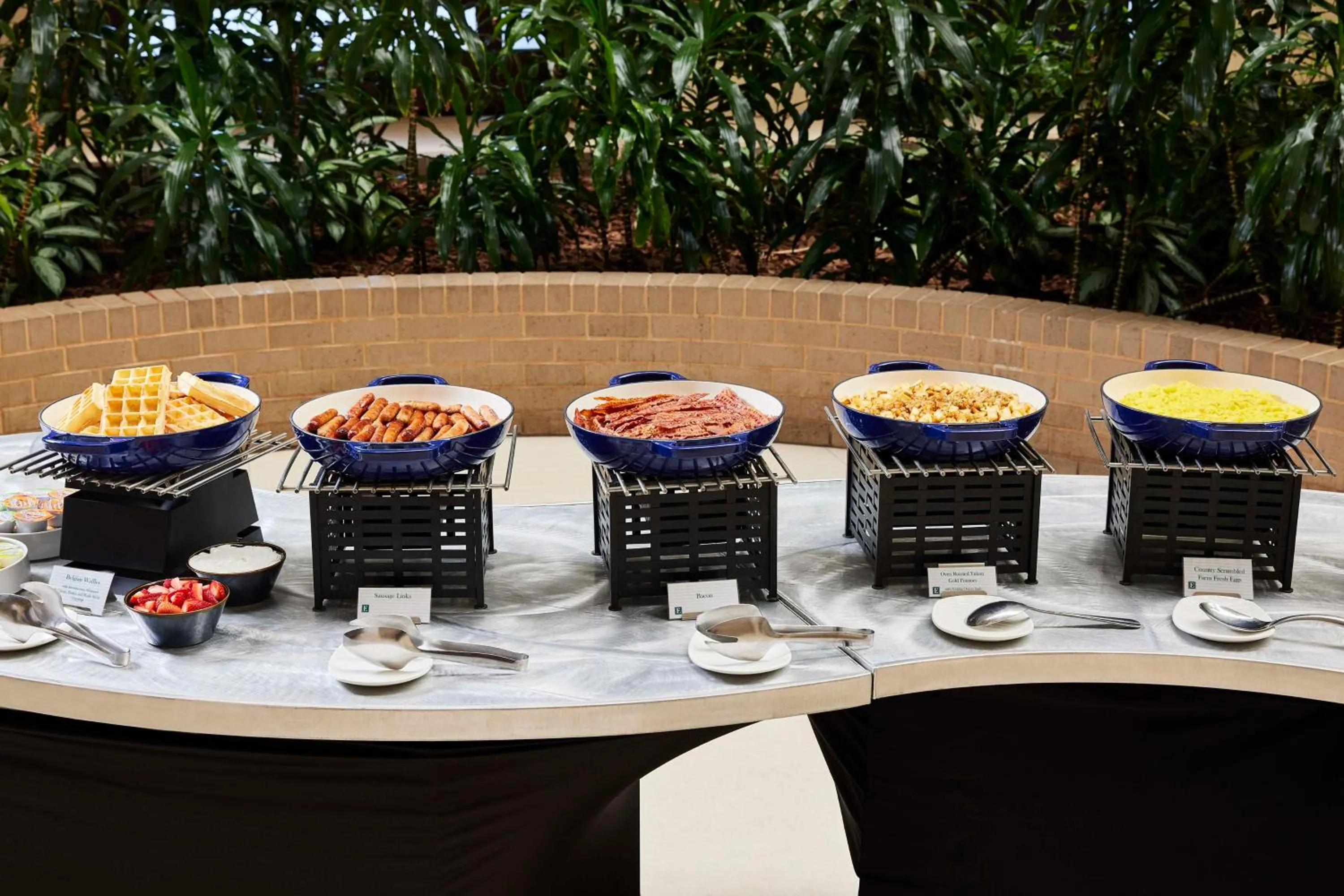 Meeting/conference room in Embassy Suites by Hilton Alexandria Old Town