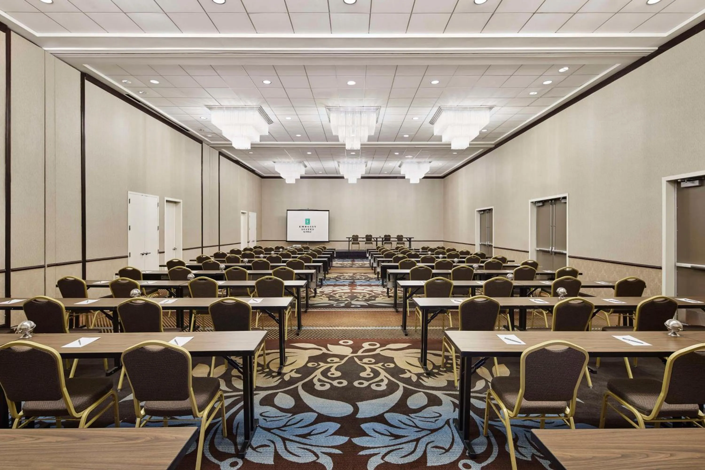 Meeting/conference room in Embassy Suites by Hilton Alexandria Old Town