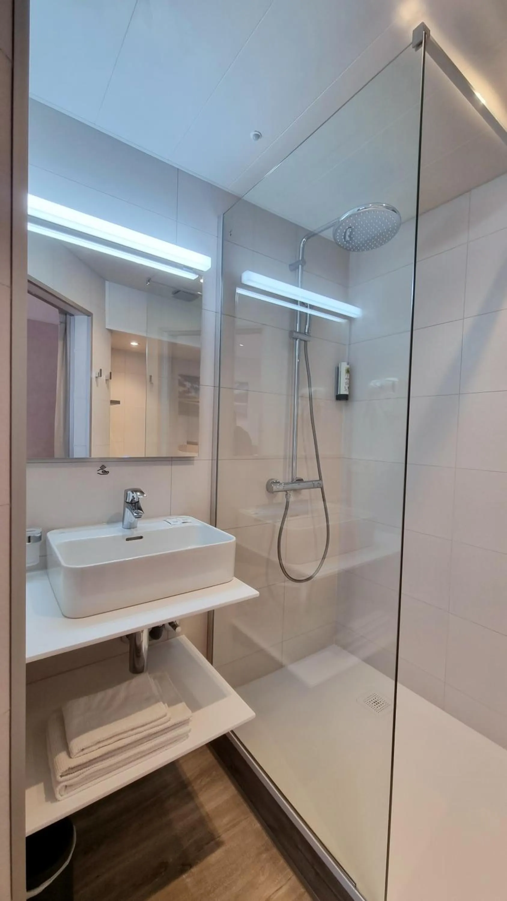 Bathroom in Hotel Cardiff