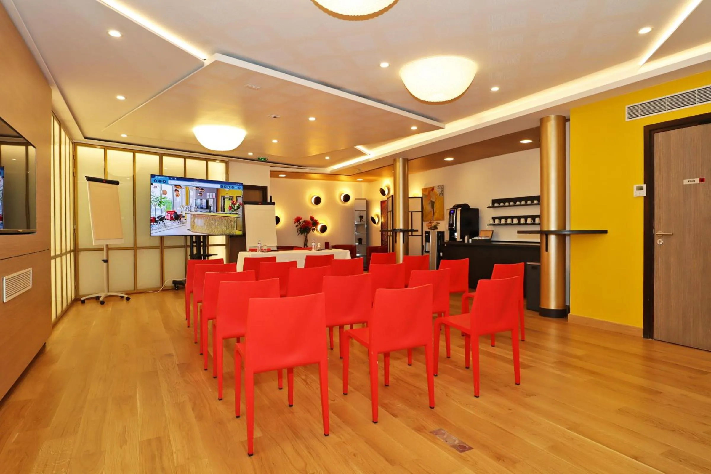 Meeting/conference room in Hôtel Hor Europe