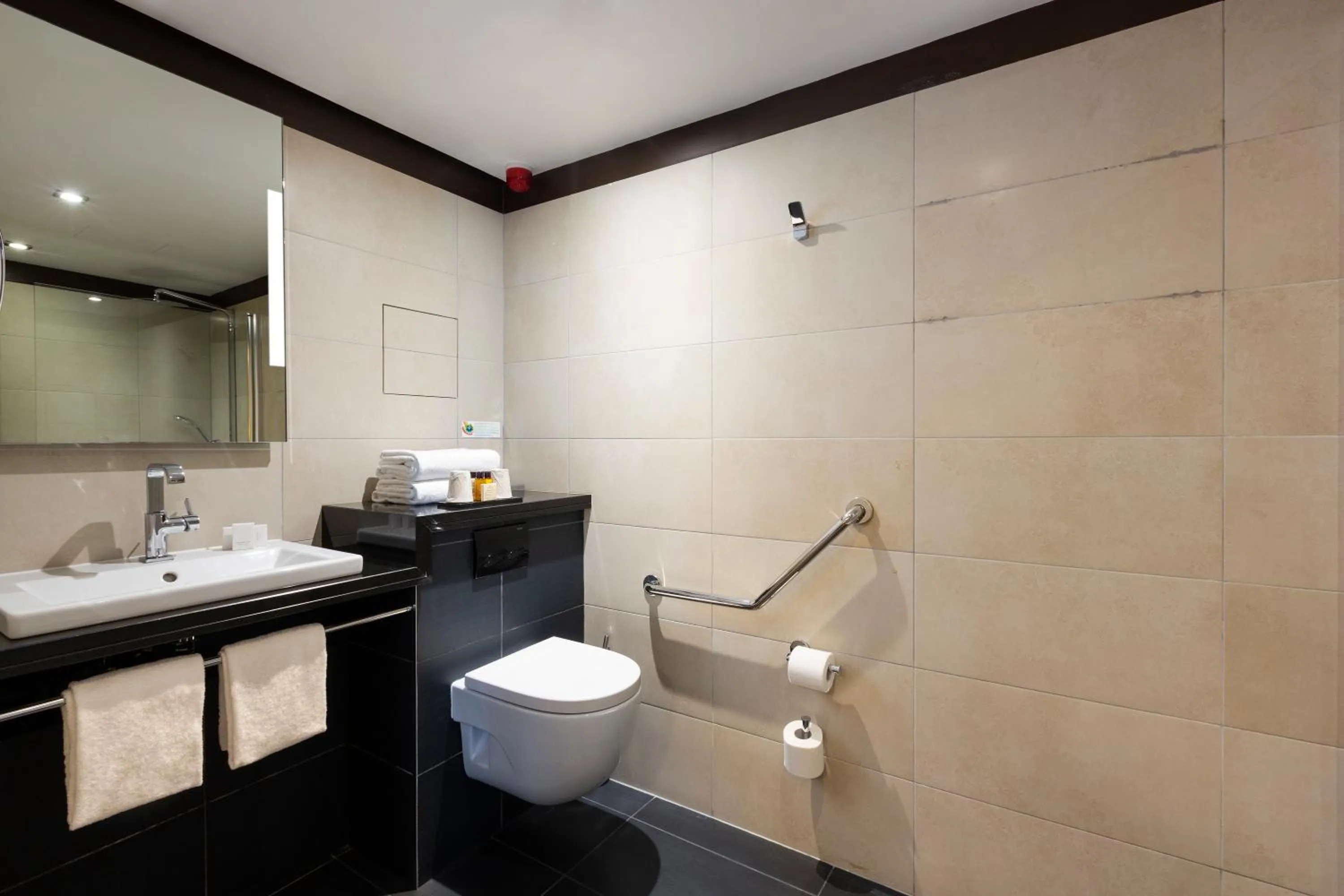 Bathroom in Hôtel Hor Europe