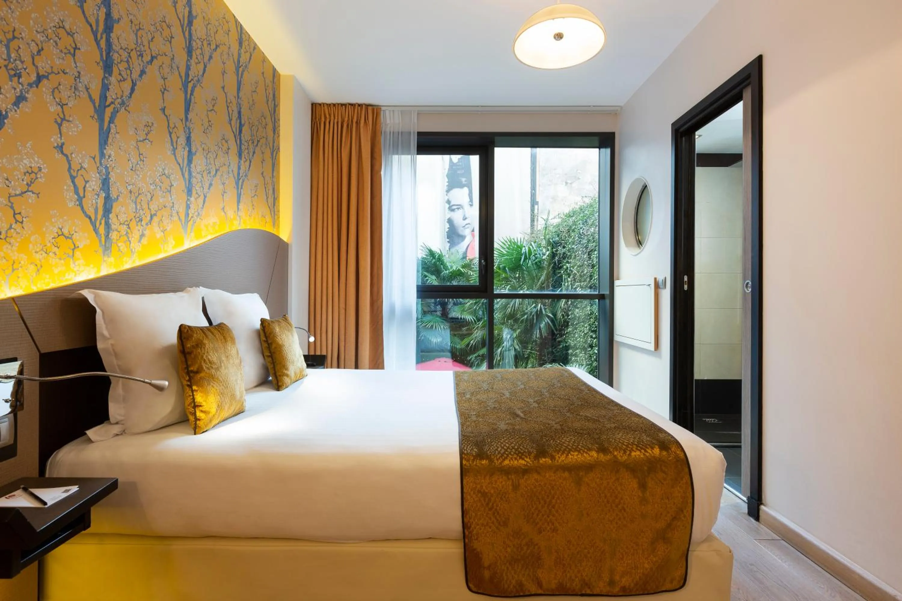 Bedroom, Bed in Hôtel Hor Europe