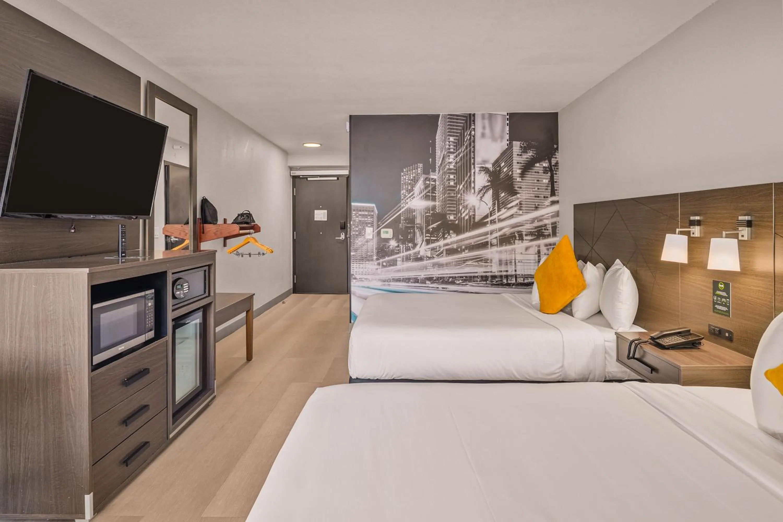 Photo of the whole room, Bed in B&B Hotel Miami Airport