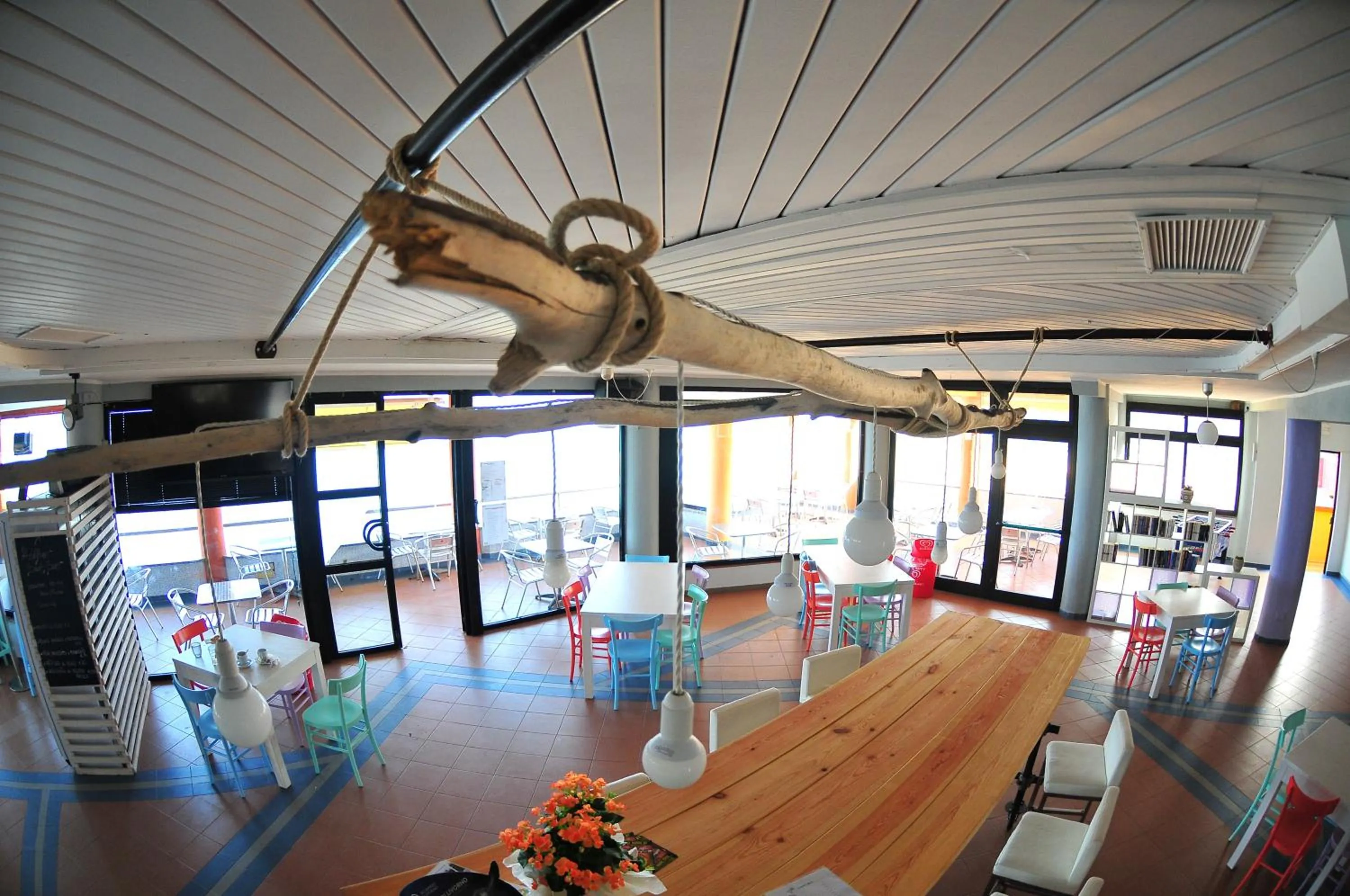 Restaurant/places to eat in Hotel il Delfino