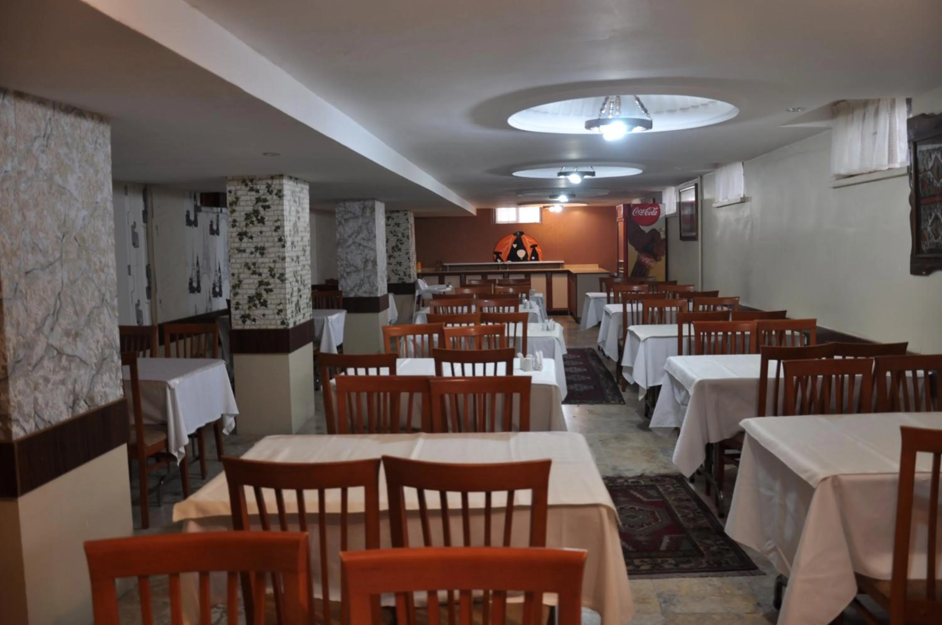 Restaurant/places to eat in Sena Hotels