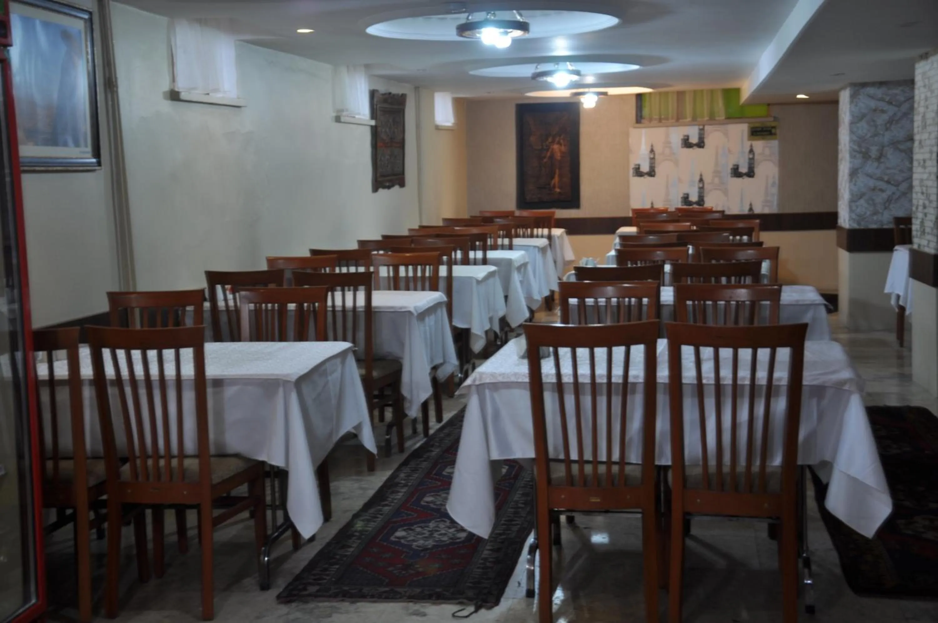 Restaurant/places to eat in Sena Hotels