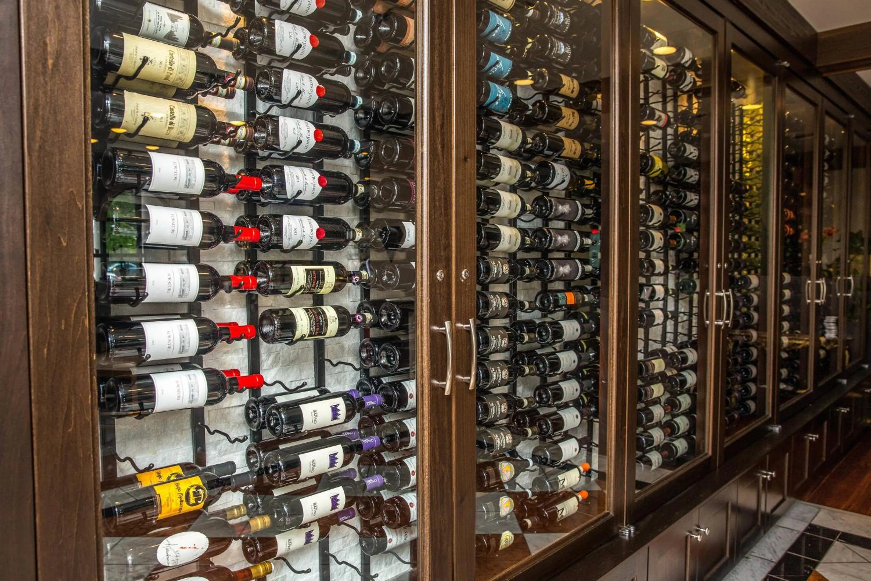 Restaurant/places to eat in The Siena Hotel, Autograph Collection