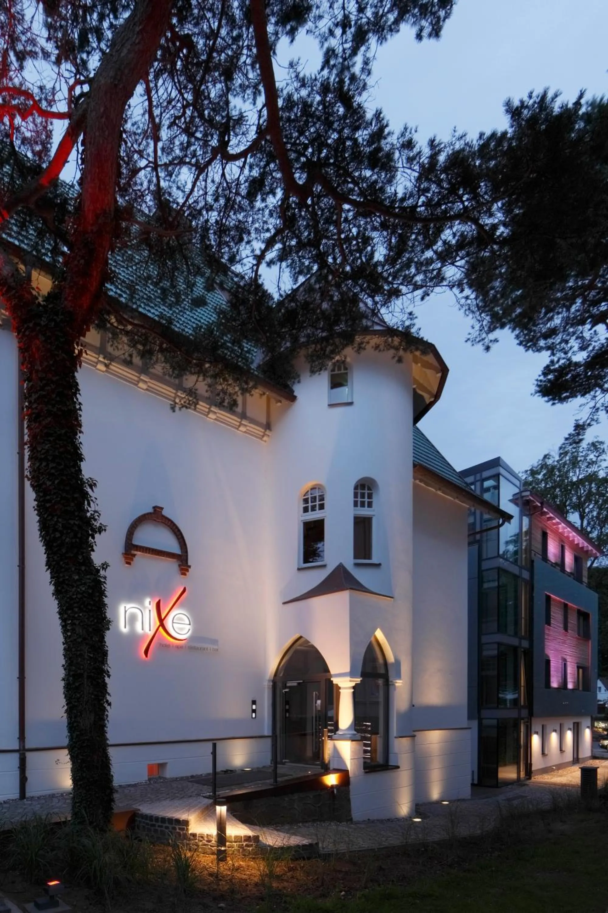 Facade/entrance in niXe Boutiquehotel & Spa