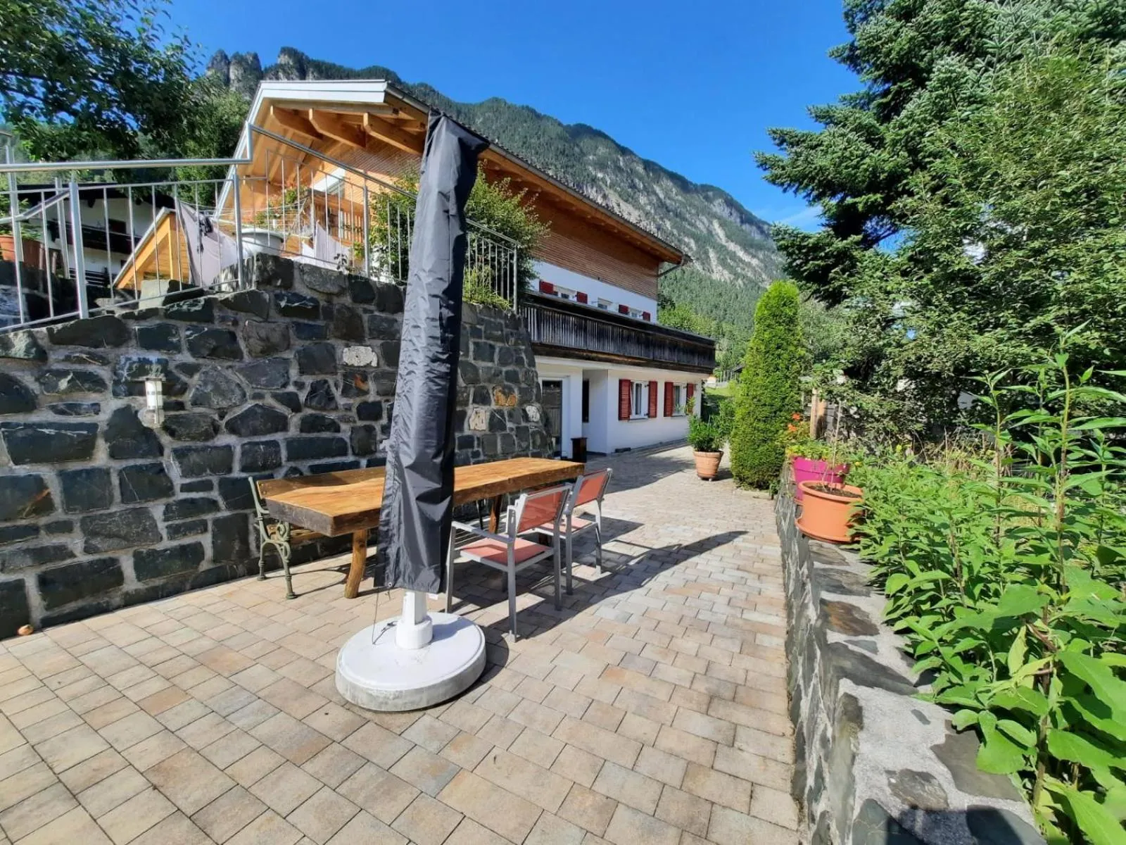 Haus Flua