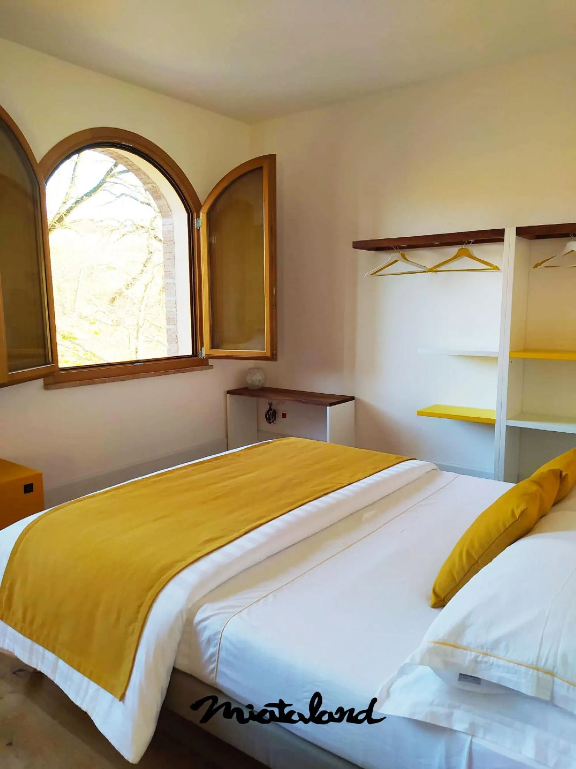 Deluxe Double Room in Miataland