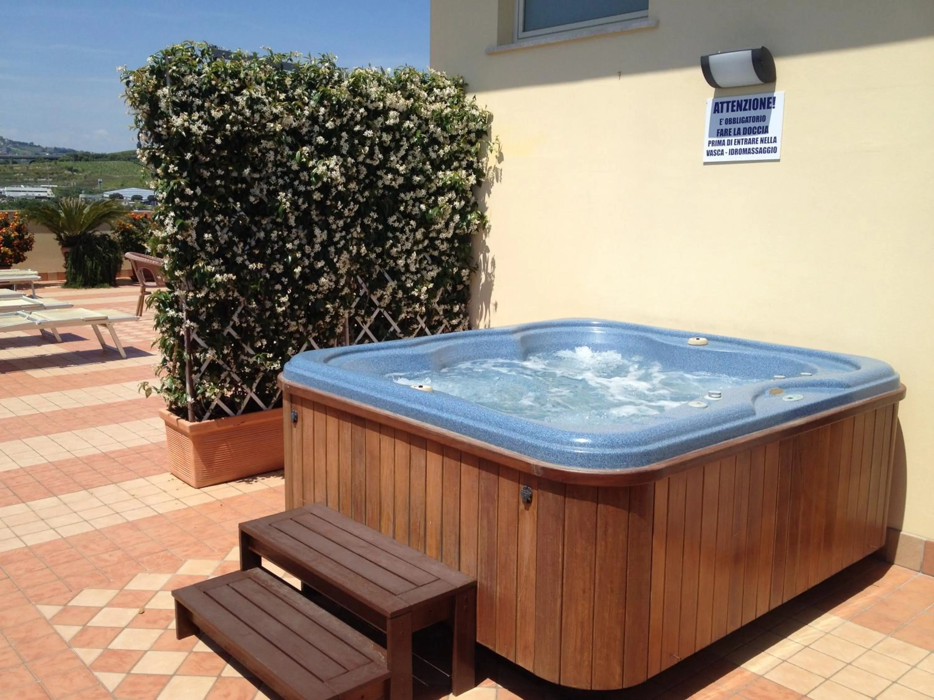 Hot Tub in Hotel Bahia