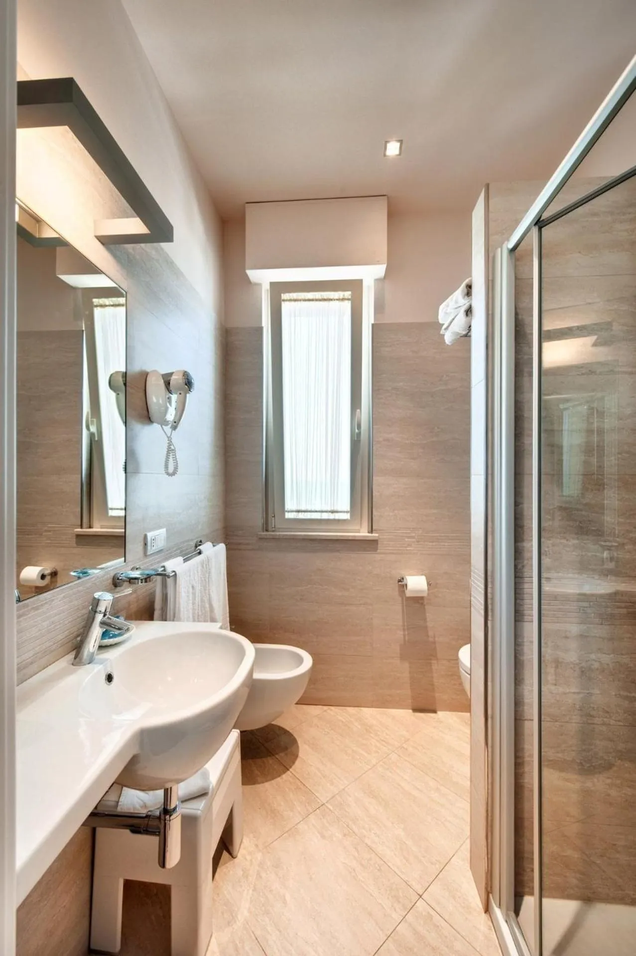 Bathroom in Hotel Bahia