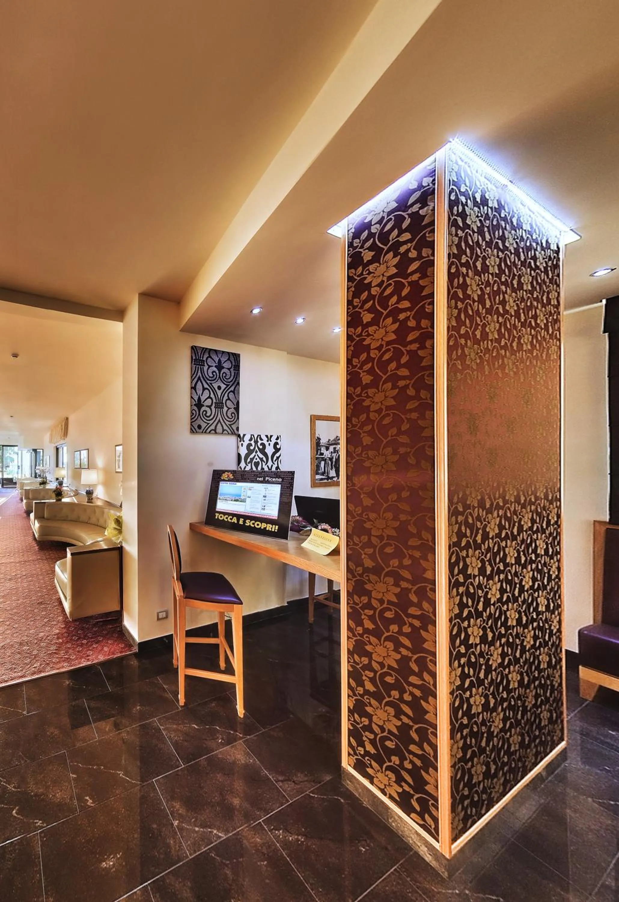 Lobby or reception in Hotel Bahia