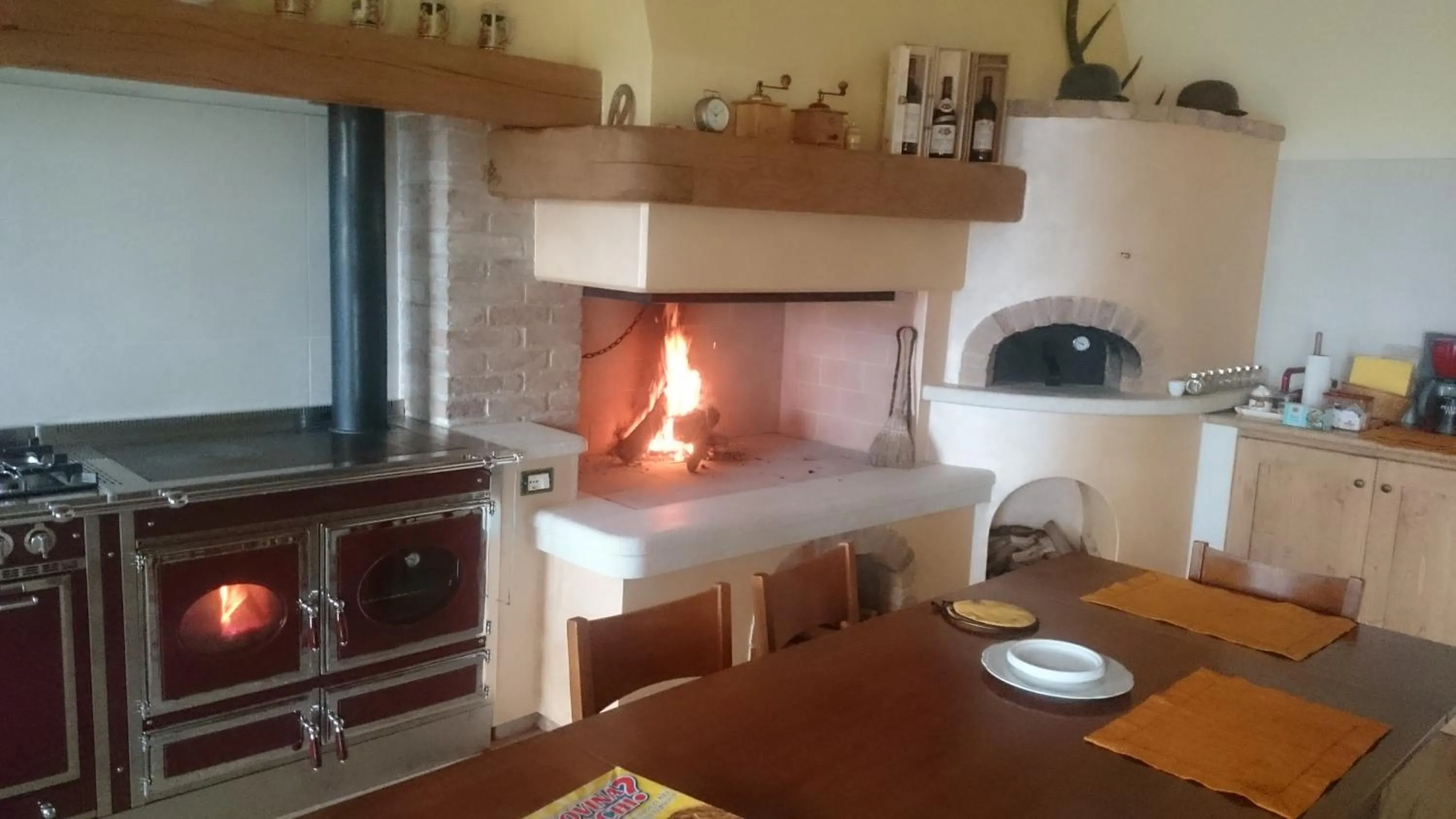 Communal lounge/ TV room in B&B Happy Guest