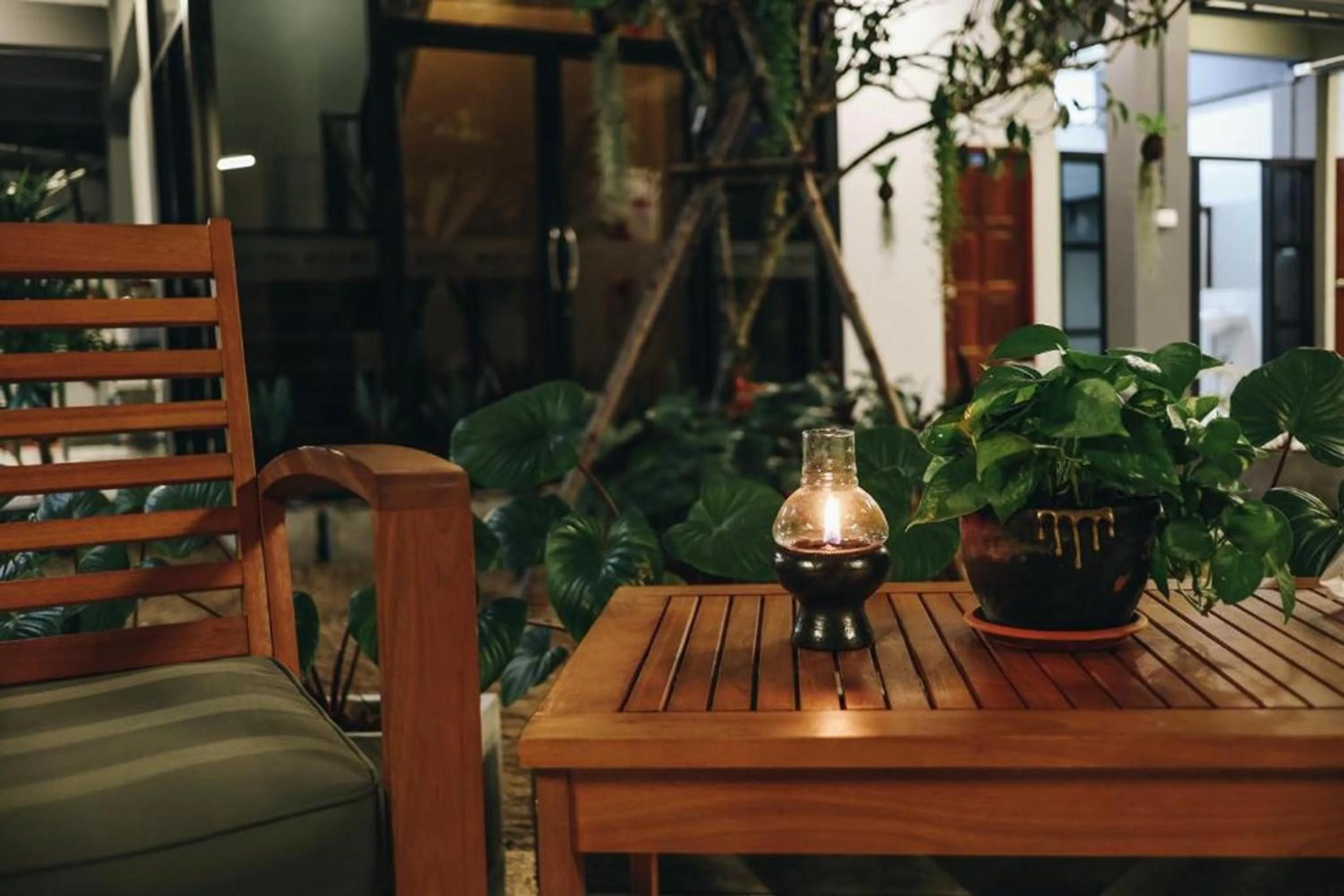 Seating area in Hotel Wualai by CMStay