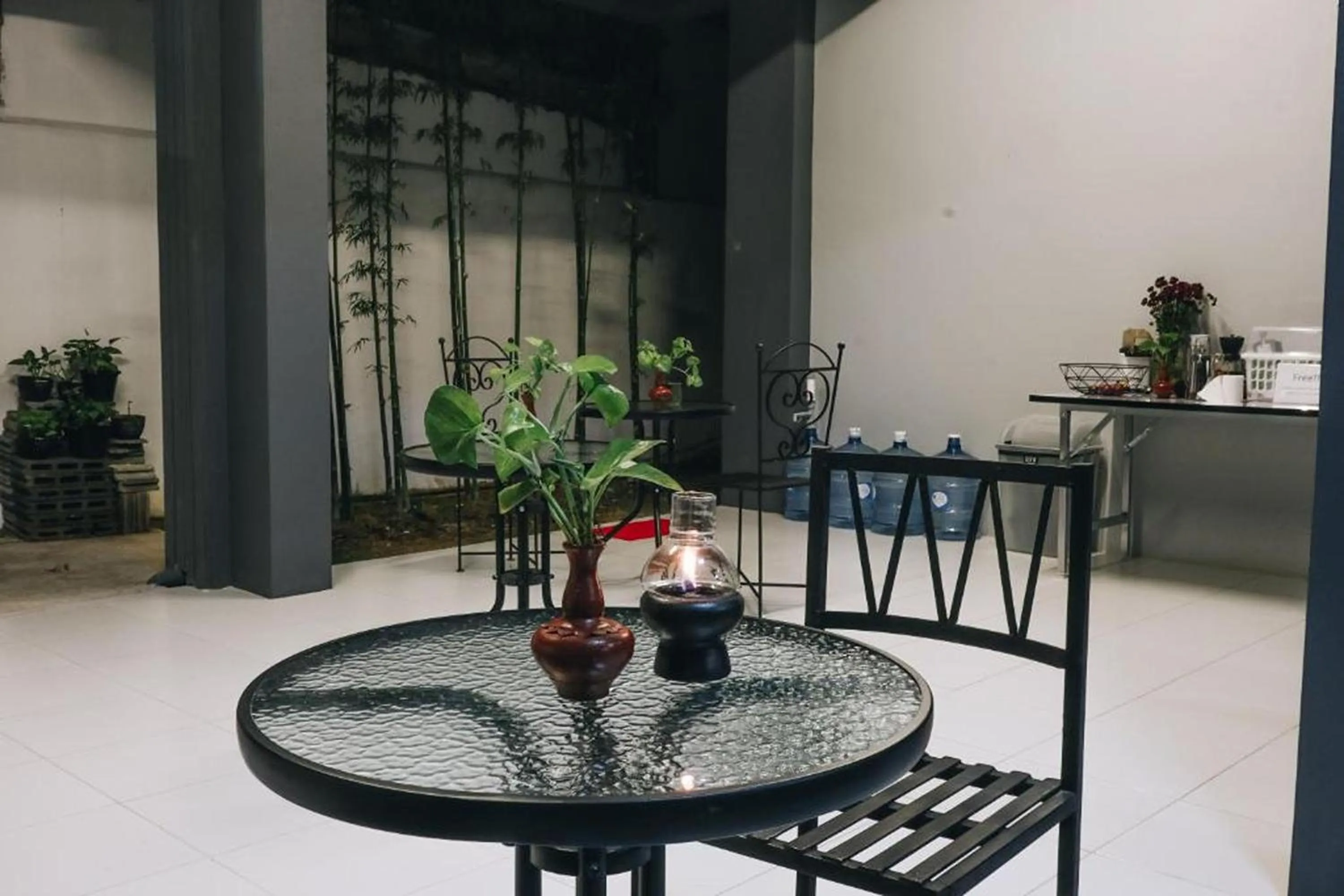 Seating area in Hotel Wualai by CMStay