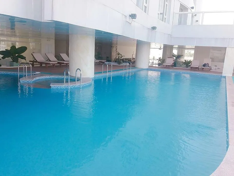 Swimming pool in Khách sạn Sài Gòn Vĩnh Long