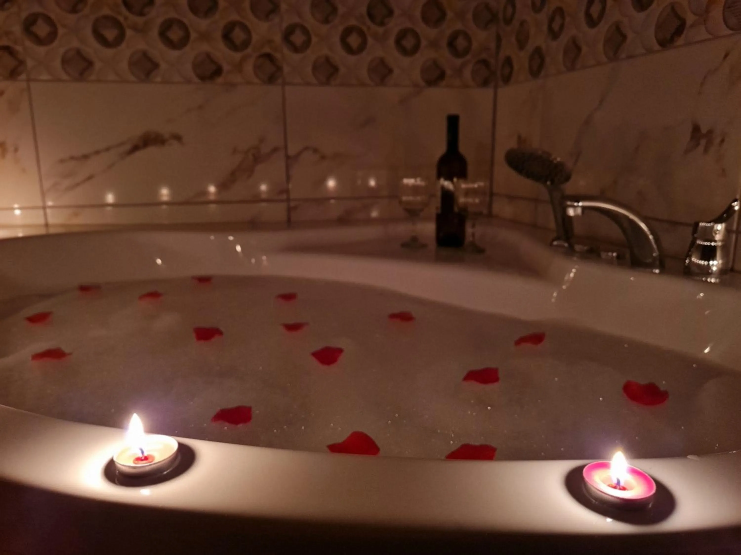 Hot Tub in Yıldız Hotel