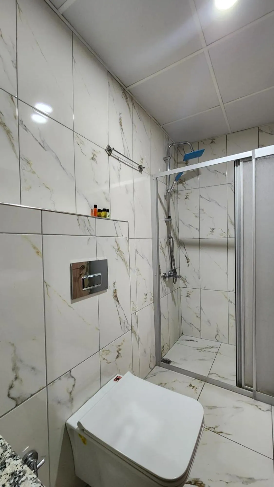 Shower in Yıldız Hotel