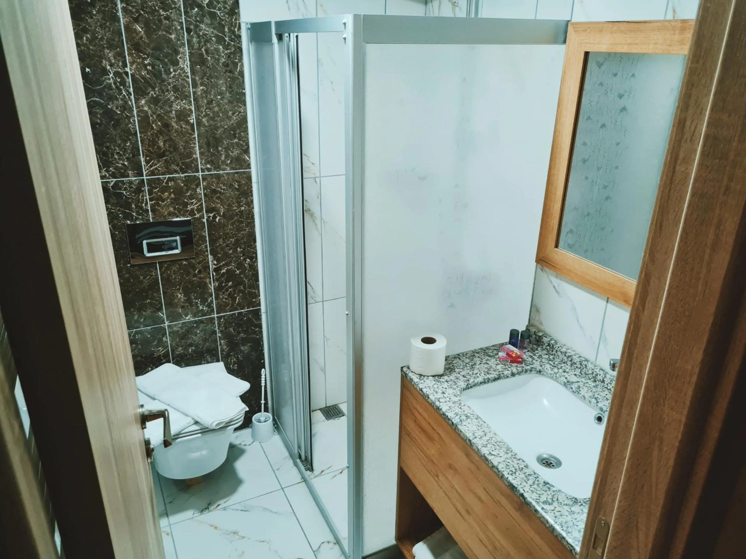 Bathroom in Yıldız Hotel