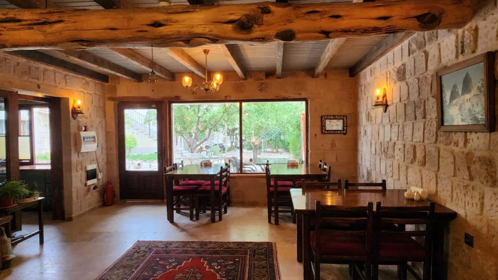 Restaurant/places to eat in Yıldız Hotel