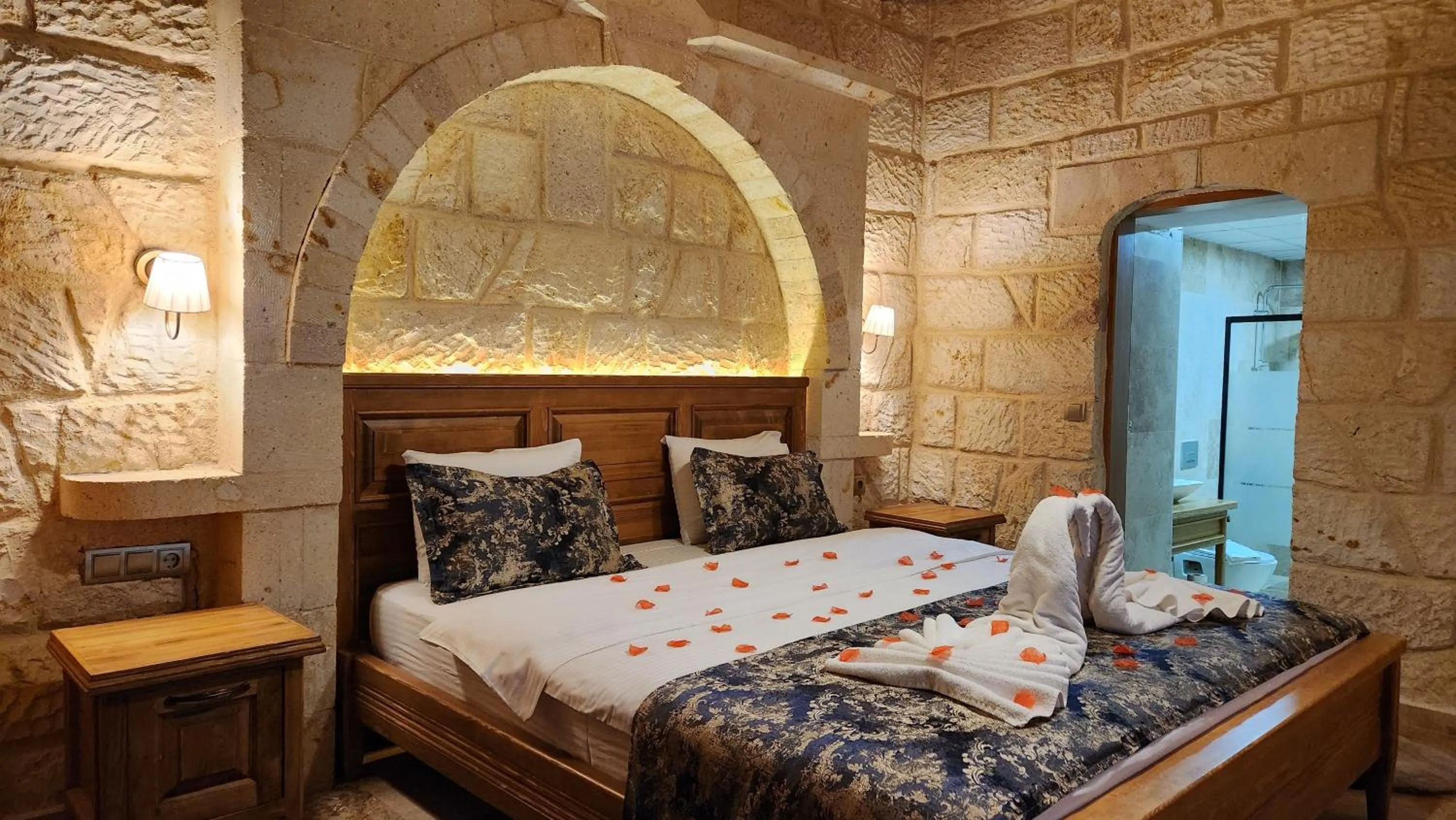 Photo of the whole room, Bed in Yıldız Hotel