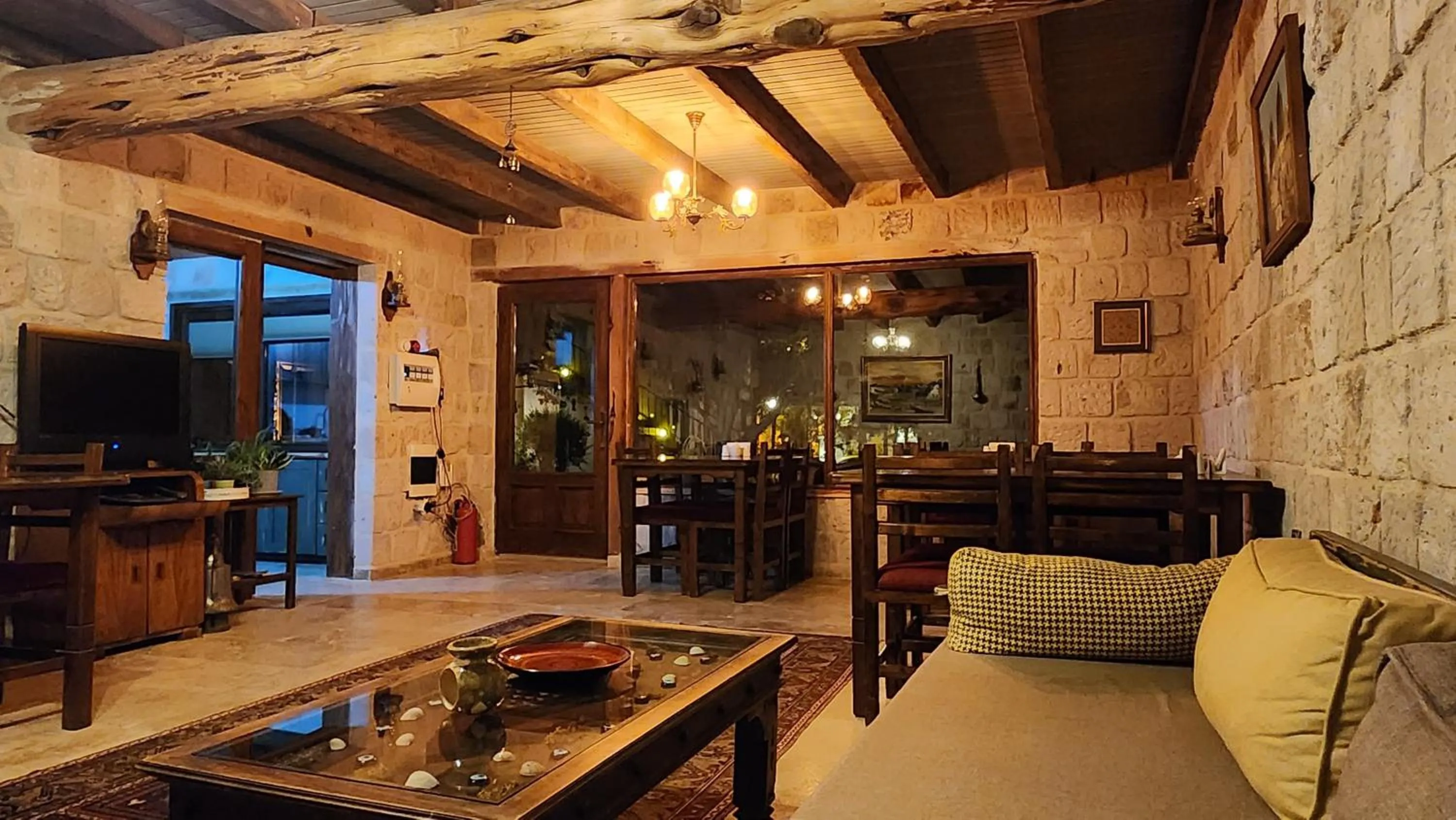 Restaurant/places to eat in Yıldız Hotel